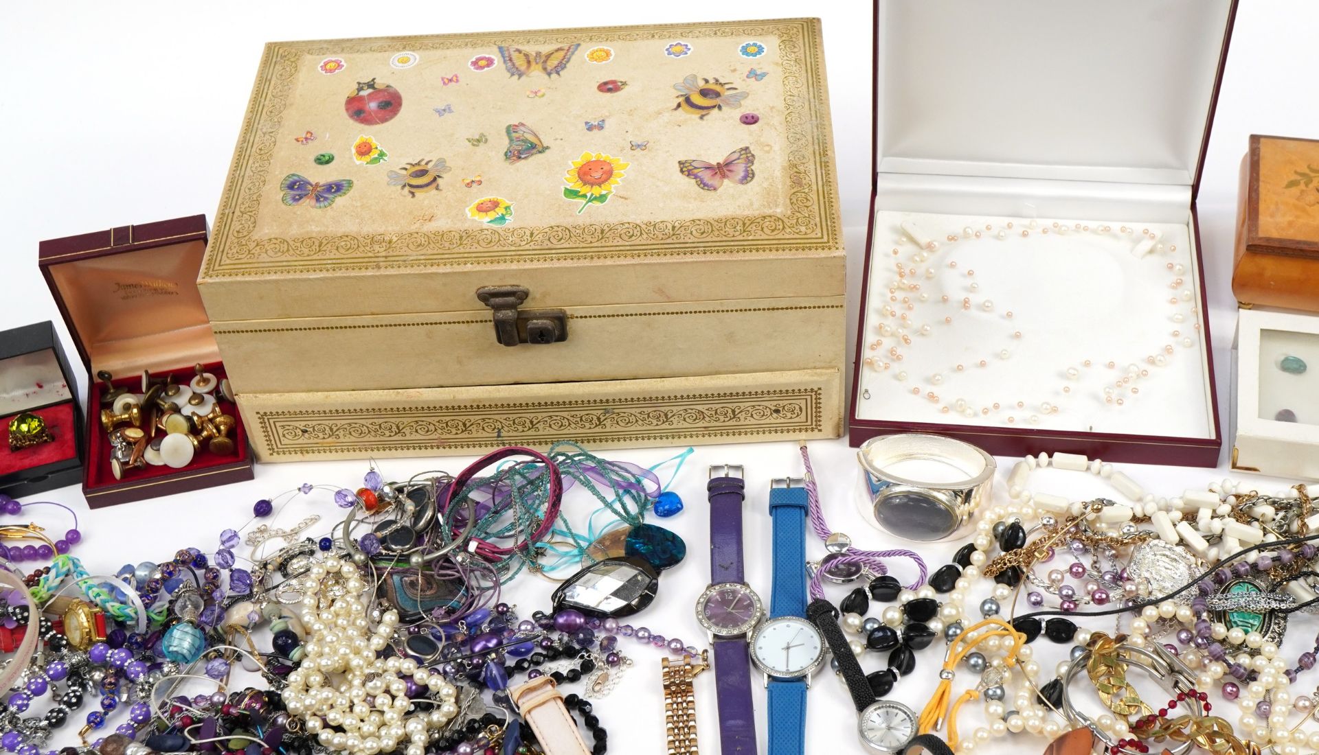 Large collection of vintage and later costume jewellery and a cantilever jewellery box, including - Bild 3 aus 7