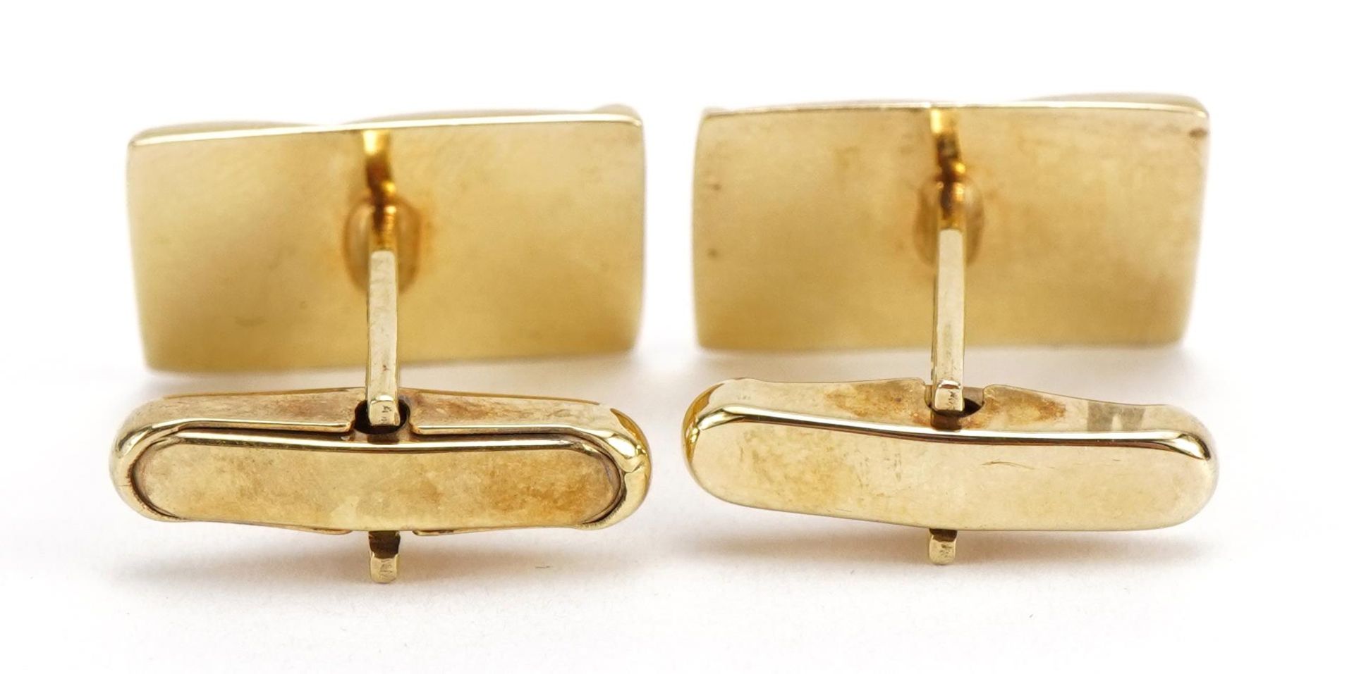 Pair of West German 9kt gold cufflinks, 1.8cm wide, 6.0g : For further information on this lot - Bild 2 aus 3