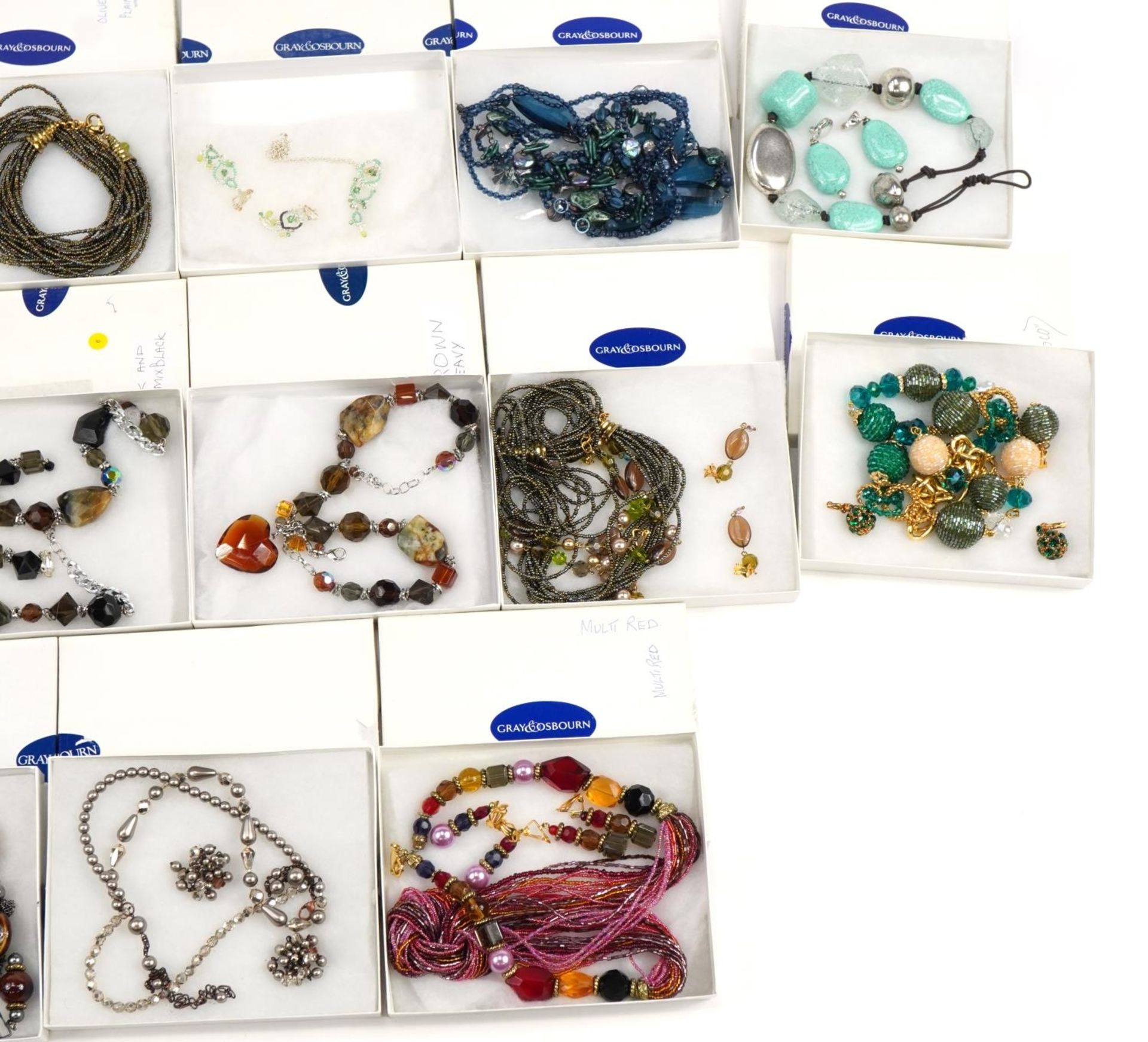 Collection of mostly glass necklaces, bracelets and earrings : For further information on this lot - Bild 3 aus 3