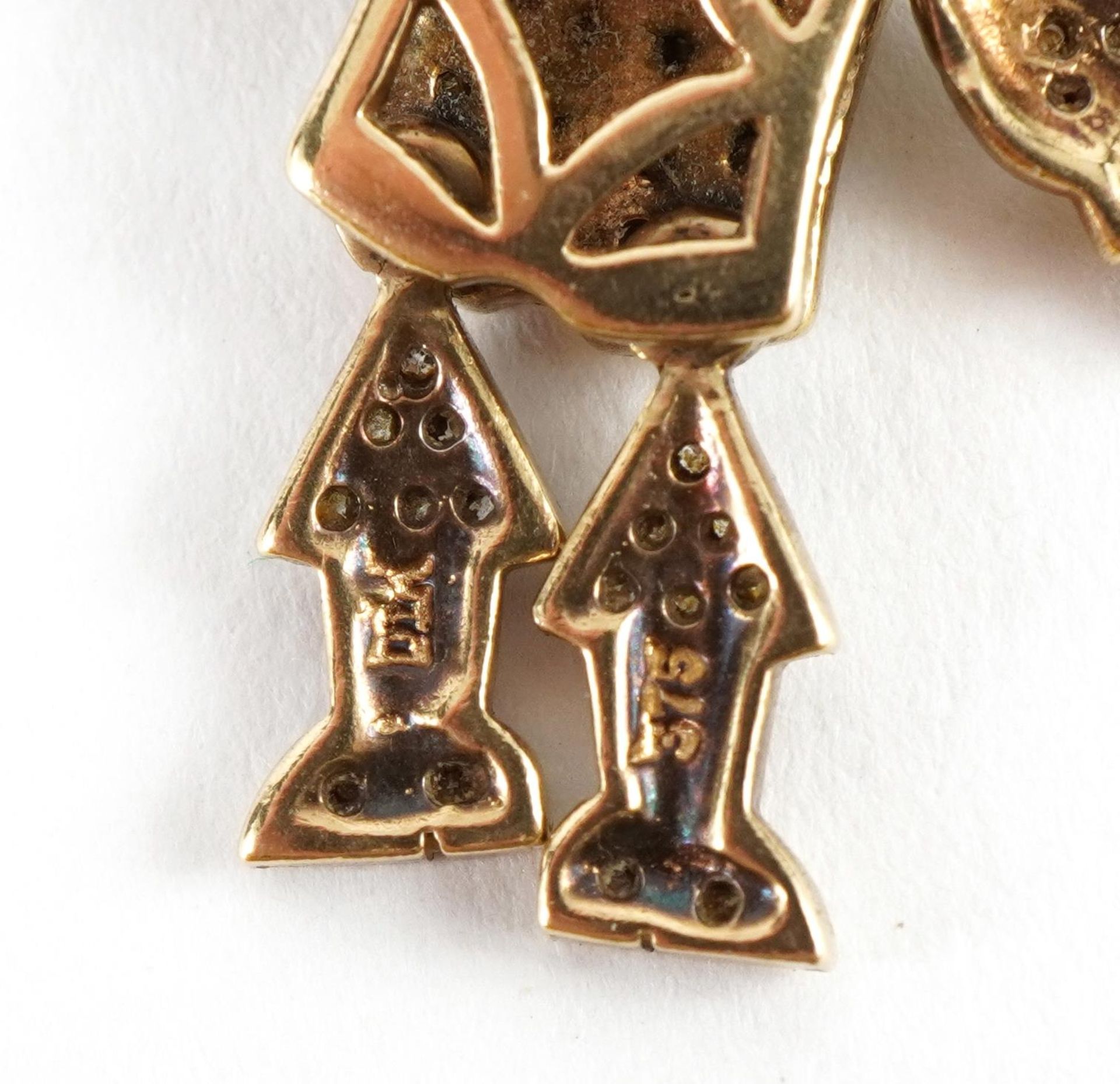 9ct gold diamond clown pendant with sapphire set eyes and articulated limbs, 3.6cm high, 4.9g : - Bild 3 aus 3