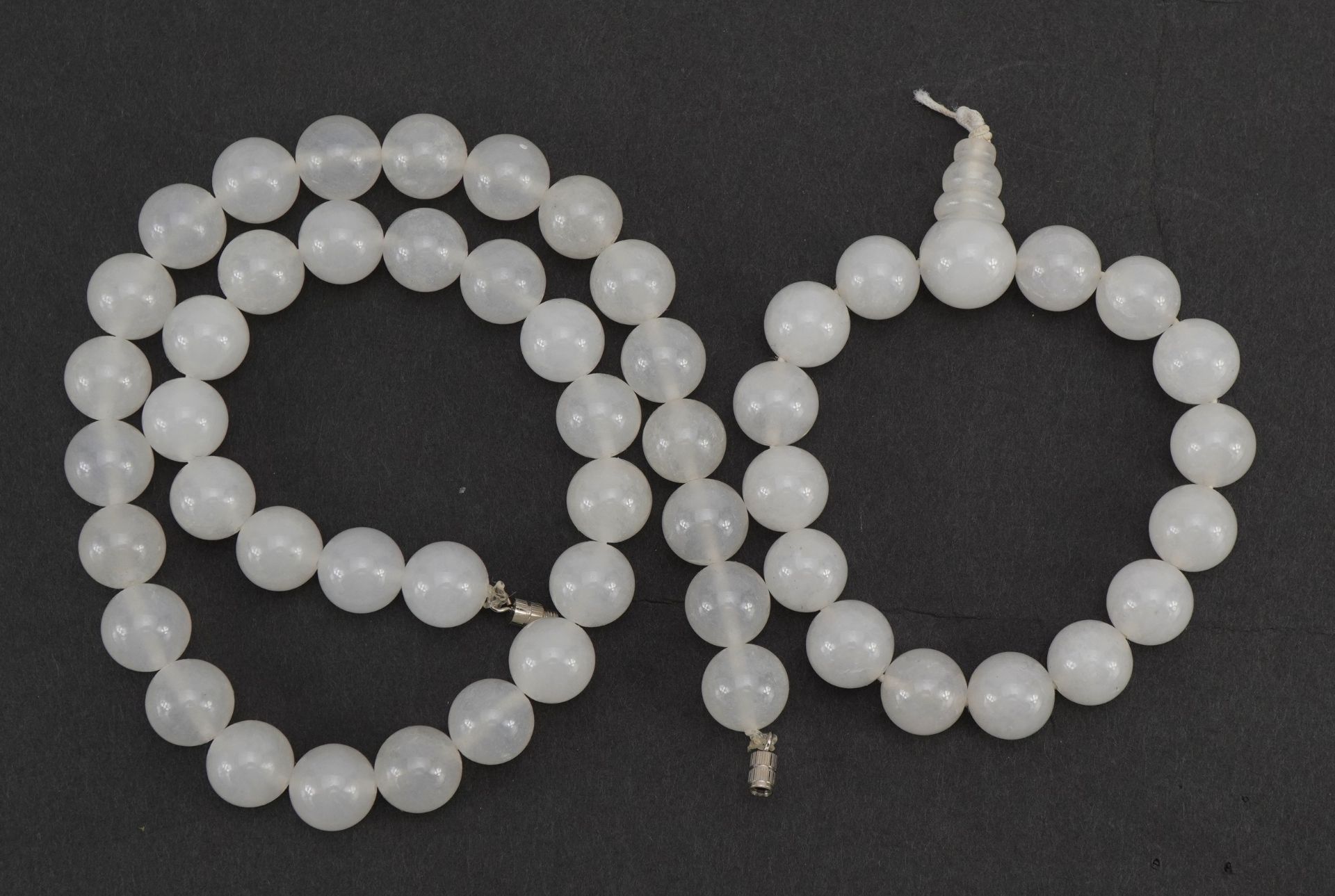 Chinese white jade bead necklace and bracelet, the necklace 44cm in length, total 134.0g : For