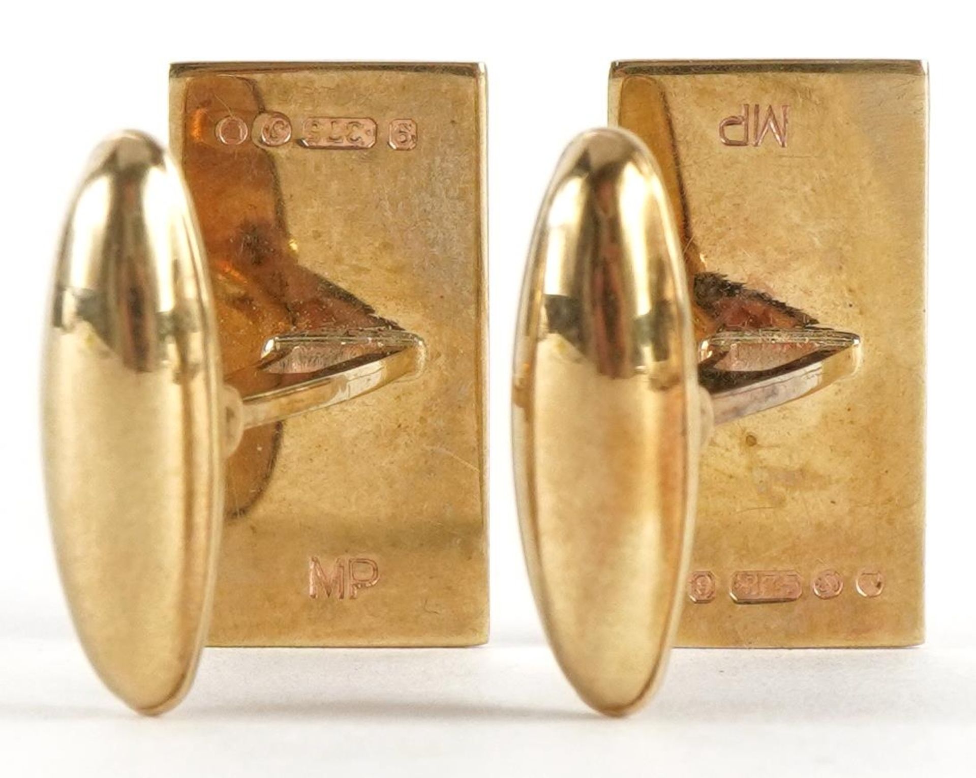 Pair of 9ct gold cufflinks with engine turned decoration, 2.0cm high, 7.6g : For further information - Bild 2 aus 3