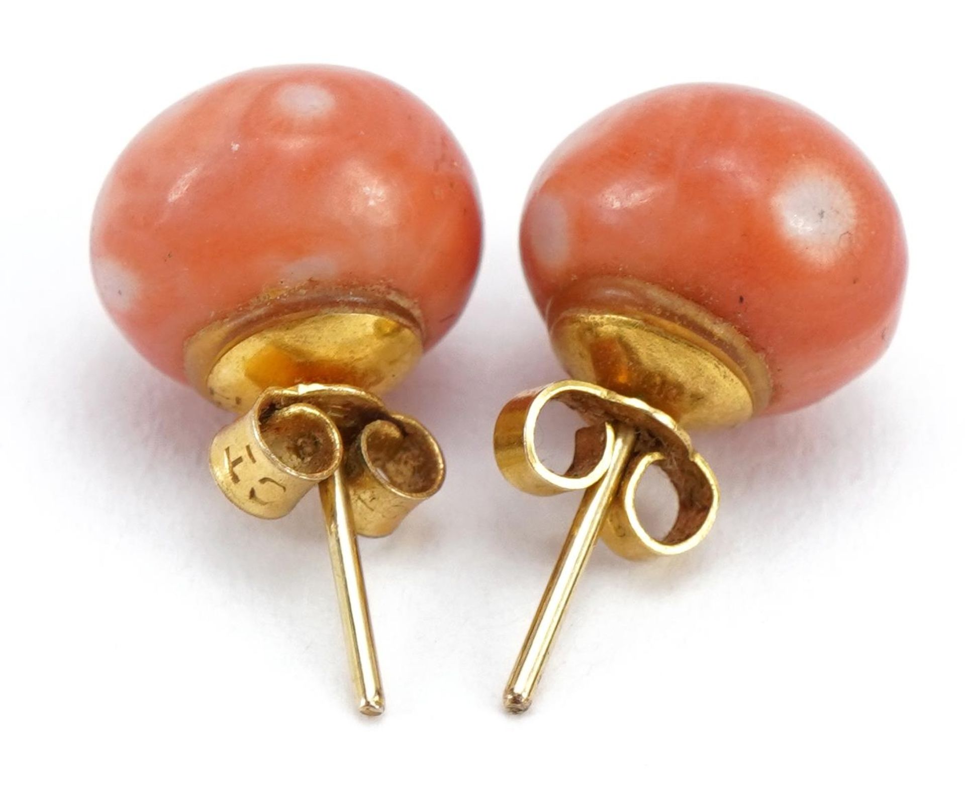 Pair of 9ct gold coral ball stud earrings, 1.1cm in diameter, 3.9g : For further information on this - Image 2 of 2