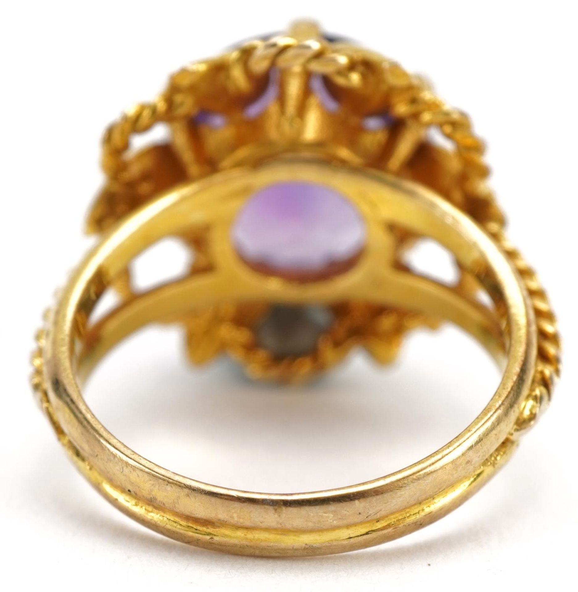 9ct gold amethyst solitaire ring in the form of a flower, the amethyst approximately 12.0mm in - Bild 2 aus 4