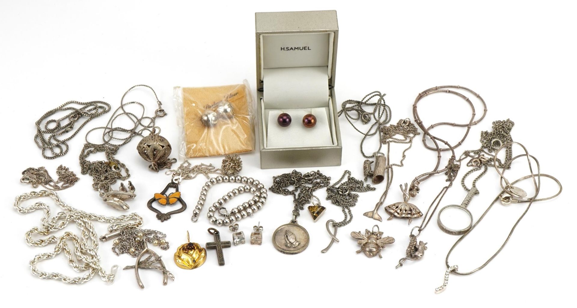 Silver and white metal jewellery including necklaces, pendants and earrings, total weight 98.0g :