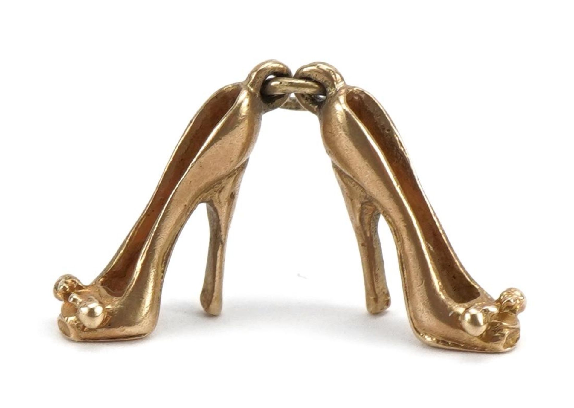 9ct gold pair of high heel shoes charm, 1.4cm high, 2.2g : For further information on this lot - Bild 2 aus 4