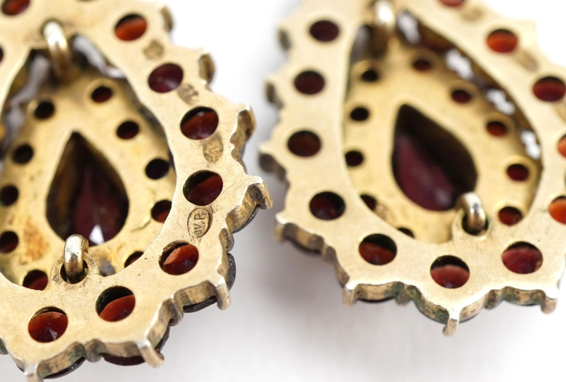 Pair of 9ct gold and silver gilt Bohemian garnet tear drop cluster drop earrings, 4.1cm high, 7.6g : - Bild 4 aus 4