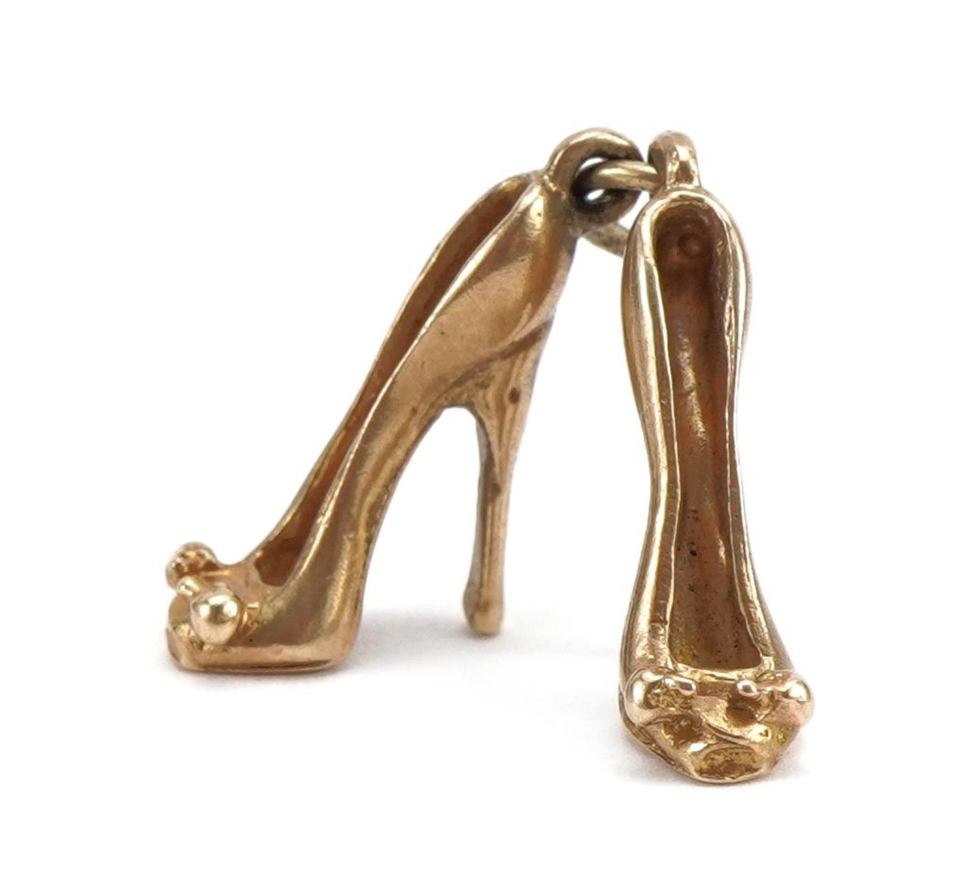 9ct gold pair of high heel shoes charm, 1.4cm high, 2.2g : For further information on this lot