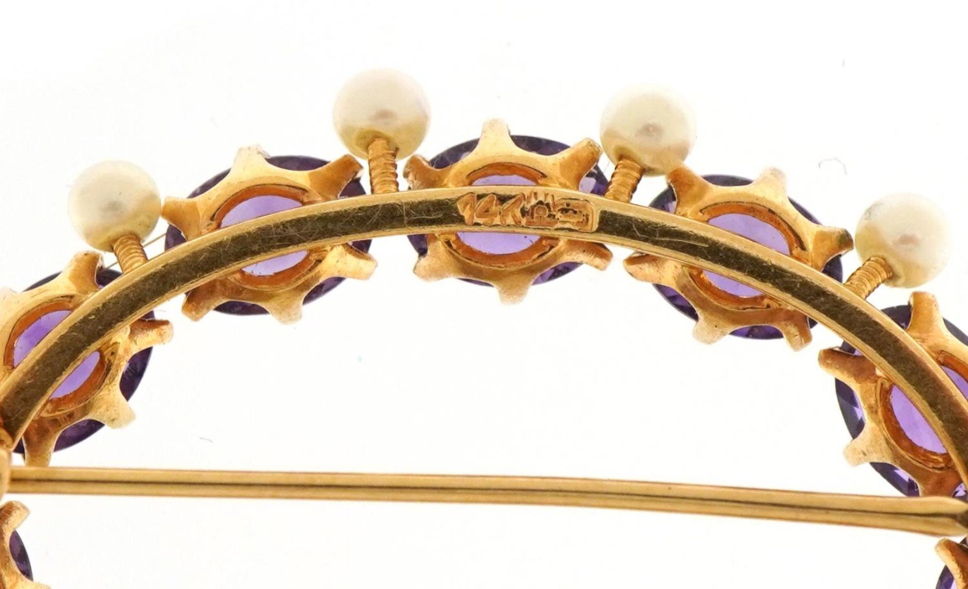 14k gold amethyst and seed pearl oval brooch, 4.0cm wide, 8.1g : For further information on this lot - Image 4 of 4