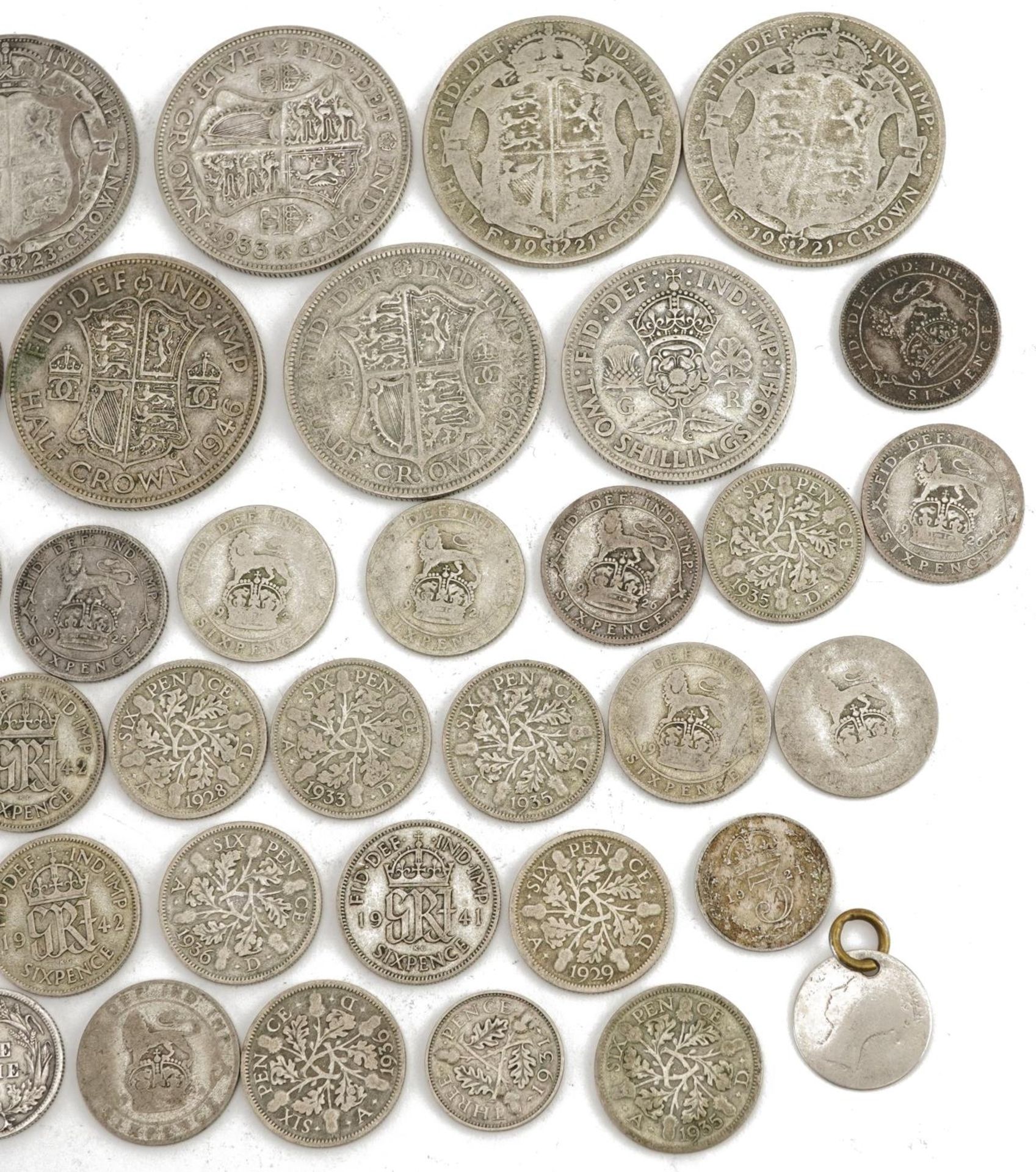 Collection of predominantly pre 1947 British coins including half crowns and sixpences, 209.0g : For - Image 3 of 6