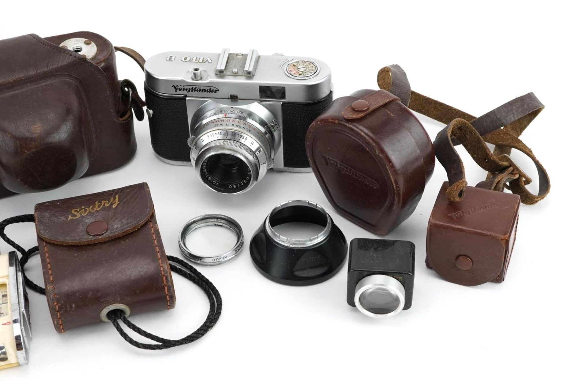 Voigtlander Vito B camera with leather case and accessories : For further information on this lot - Bild 3 aus 3