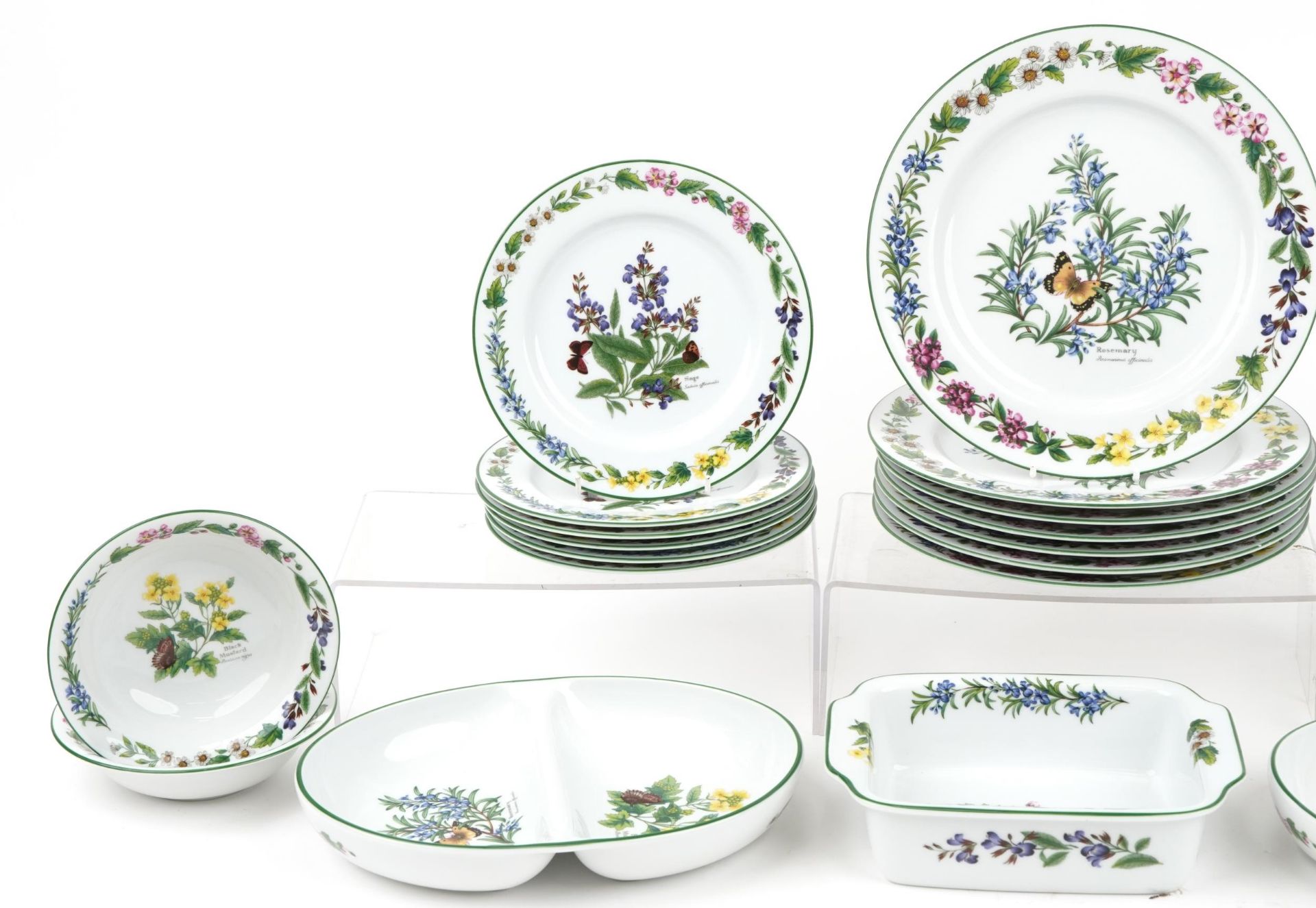 Royal Worcester, Worcester Herbs dinner ware including dinner plates, serving dishes and bowls, - Bild 2 aus 3