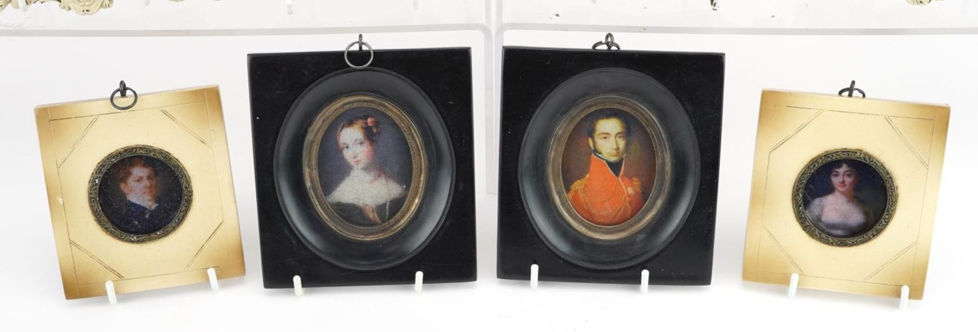 Four pairs of framed portrait miniatures including gentlemen in military dress, the largest - Bild 3 aus 5