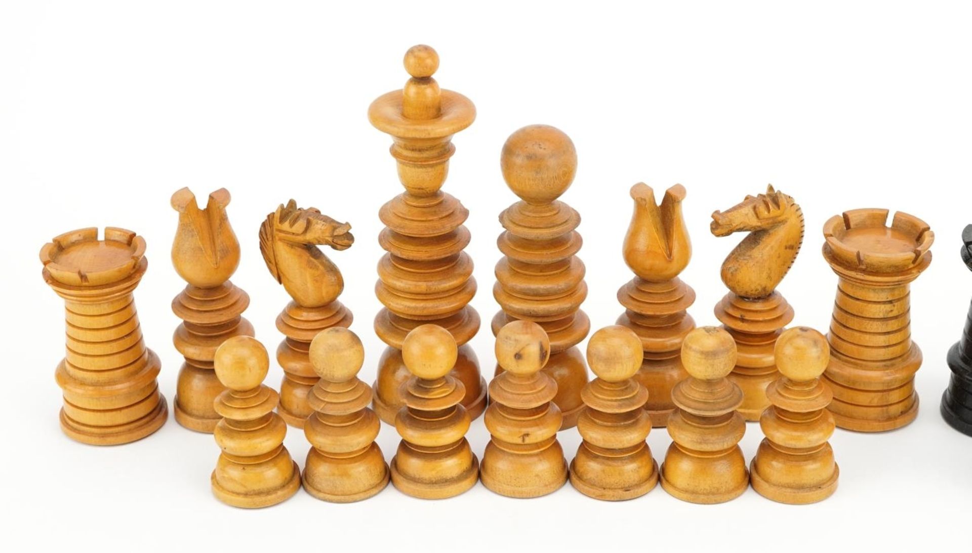 Manner of Jaques, boxwood and ebony Chessmen pattern part chess set, the largest pieces each 11cm - Image 2 of 6
