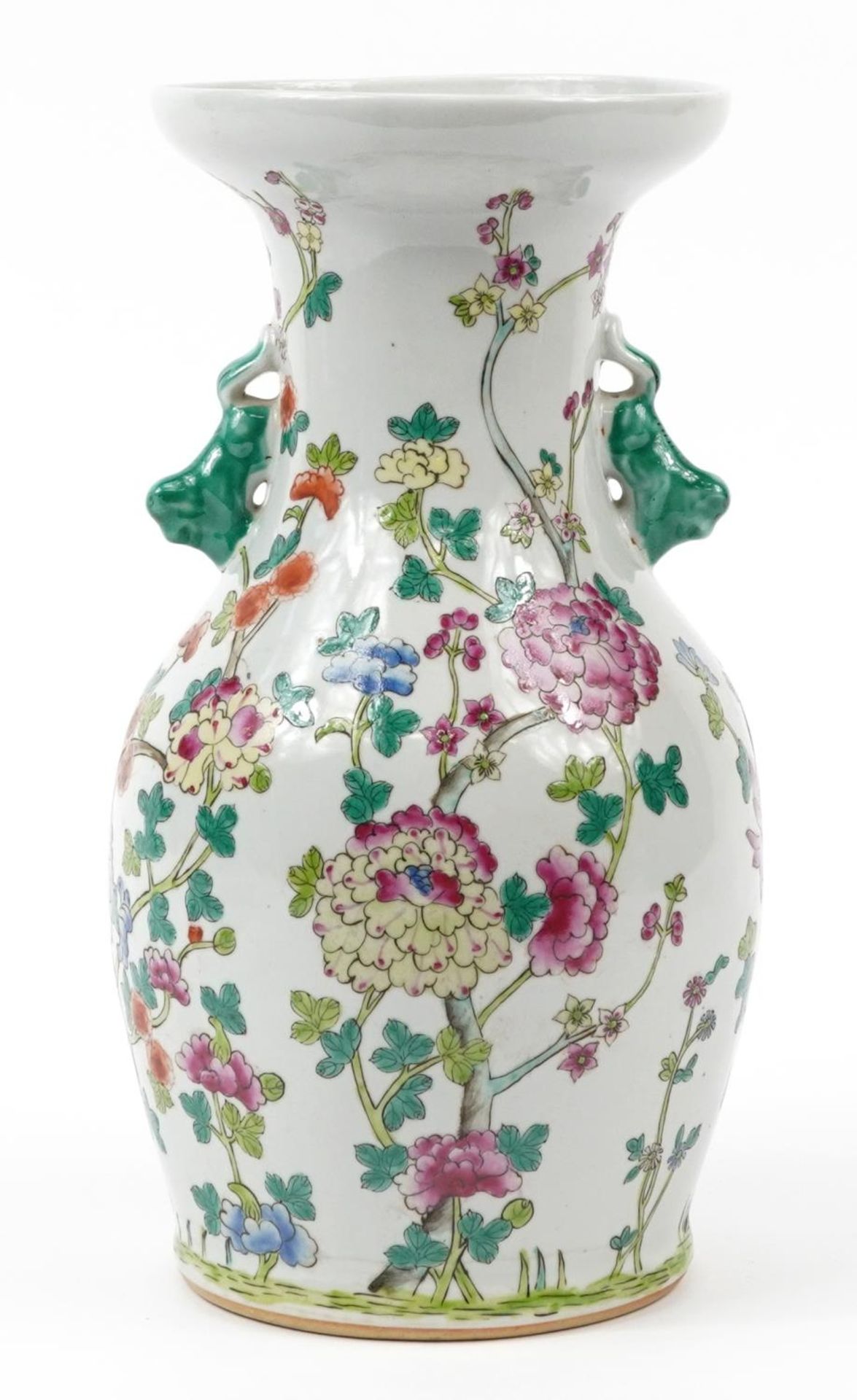 Chinese porcelain vase with animalia handles hand painted in the famille rose palette with - Bild 2 aus 3