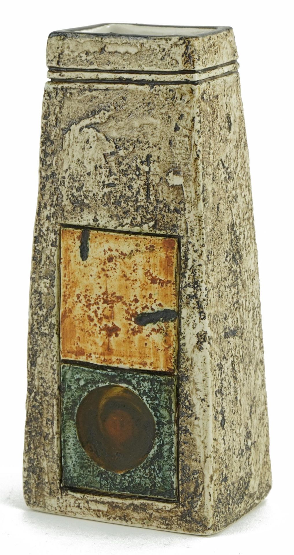 Jane Fitzgerald for Troika, St Ives pottery coffin vase hand painted and incised with an abstract - Bild 2 aus 3