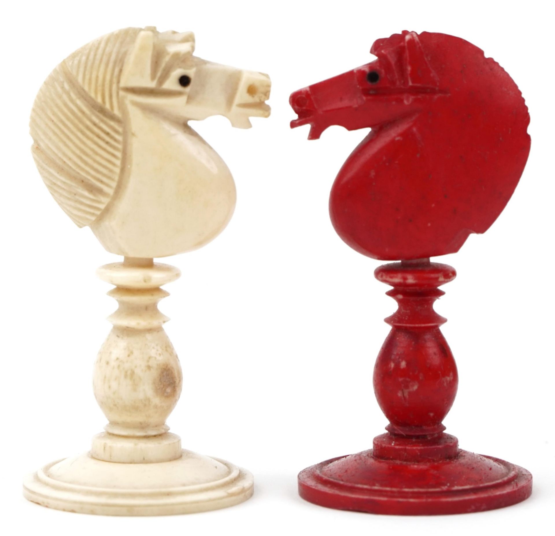 Half stained carved bone chess set with mahogany case having sliding lid, the largest pieces each - Image 4 of 6