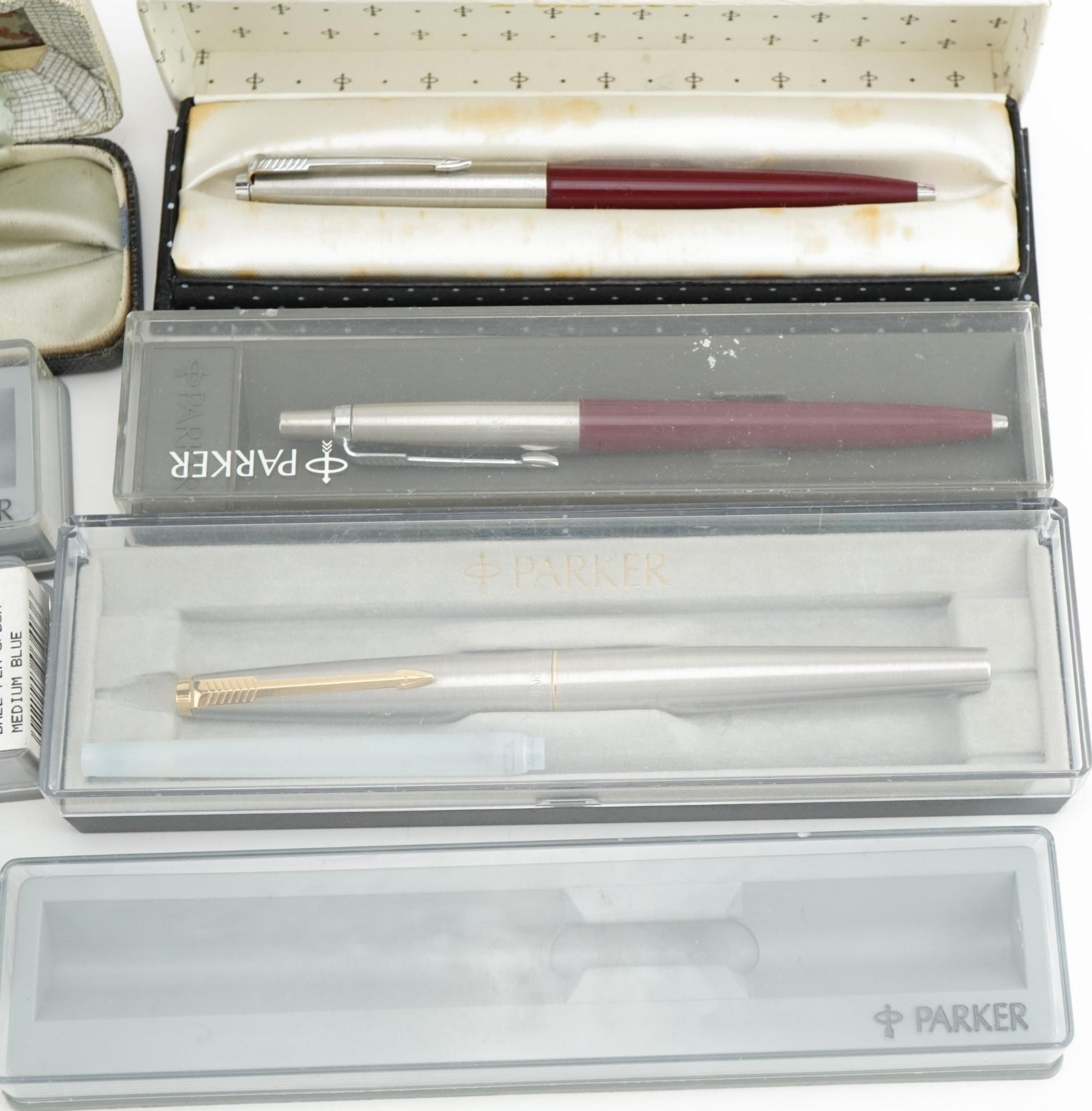Six boxed Vintage Parker pens and two empty boxes : For further information on this lot please - Bild 3 aus 3