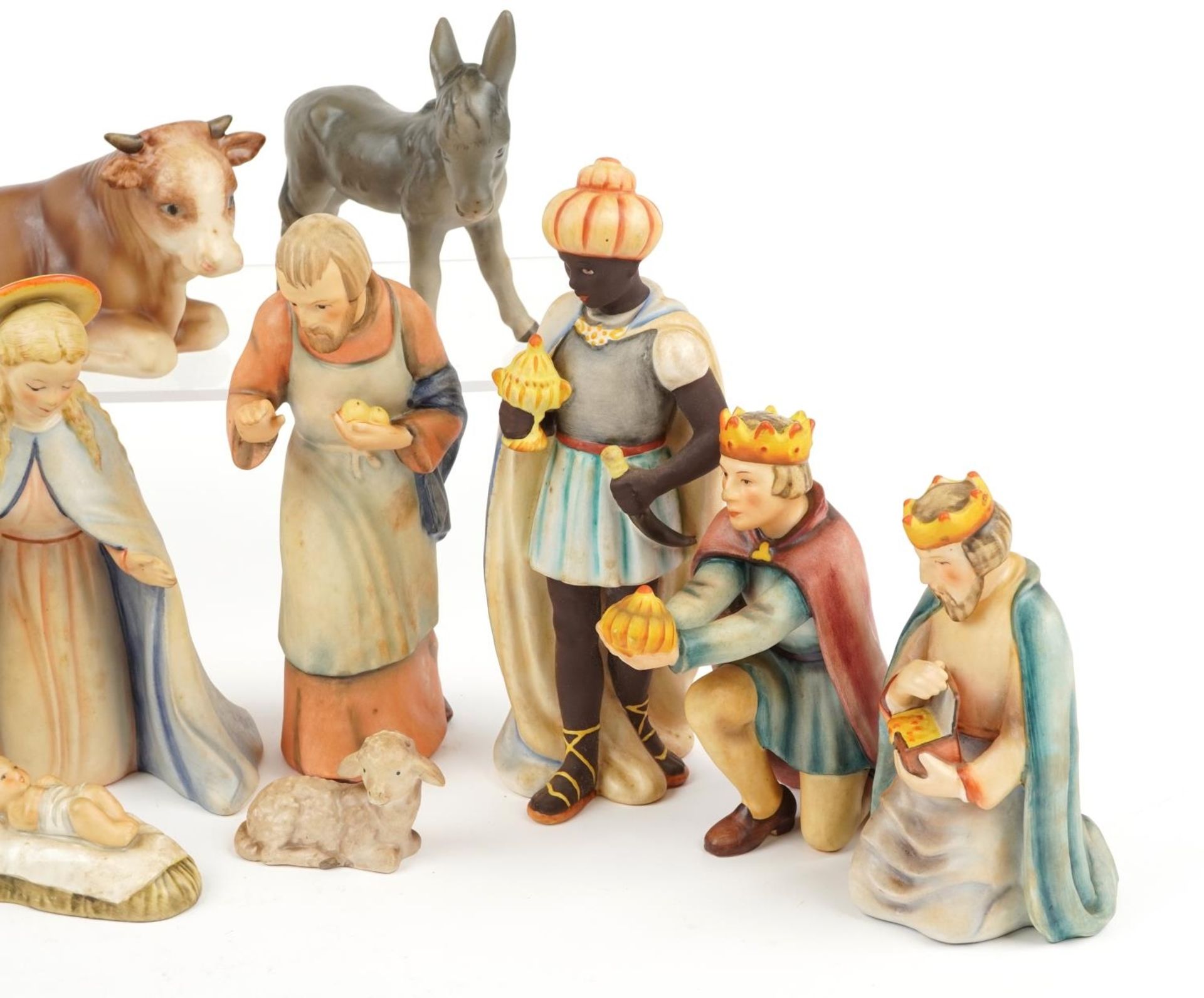 W Goebel, German Hummel porcelain nativity figure set, the largest 20.5cm high : For further - Bild 3 aus 4