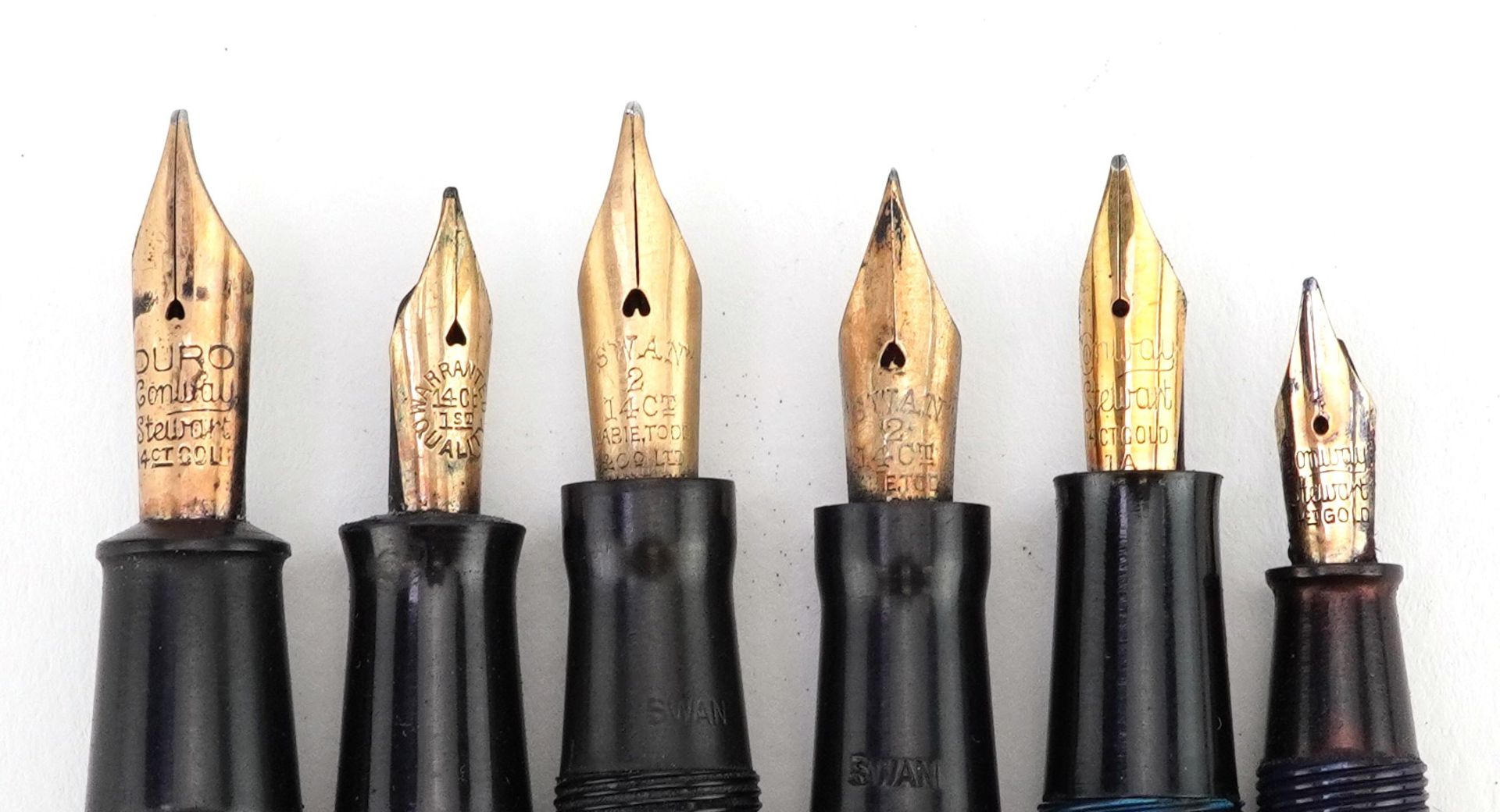 Six vintage fountain pens with gold nibs, three marbleised, including National Security, Swann - Bild 4 aus 4