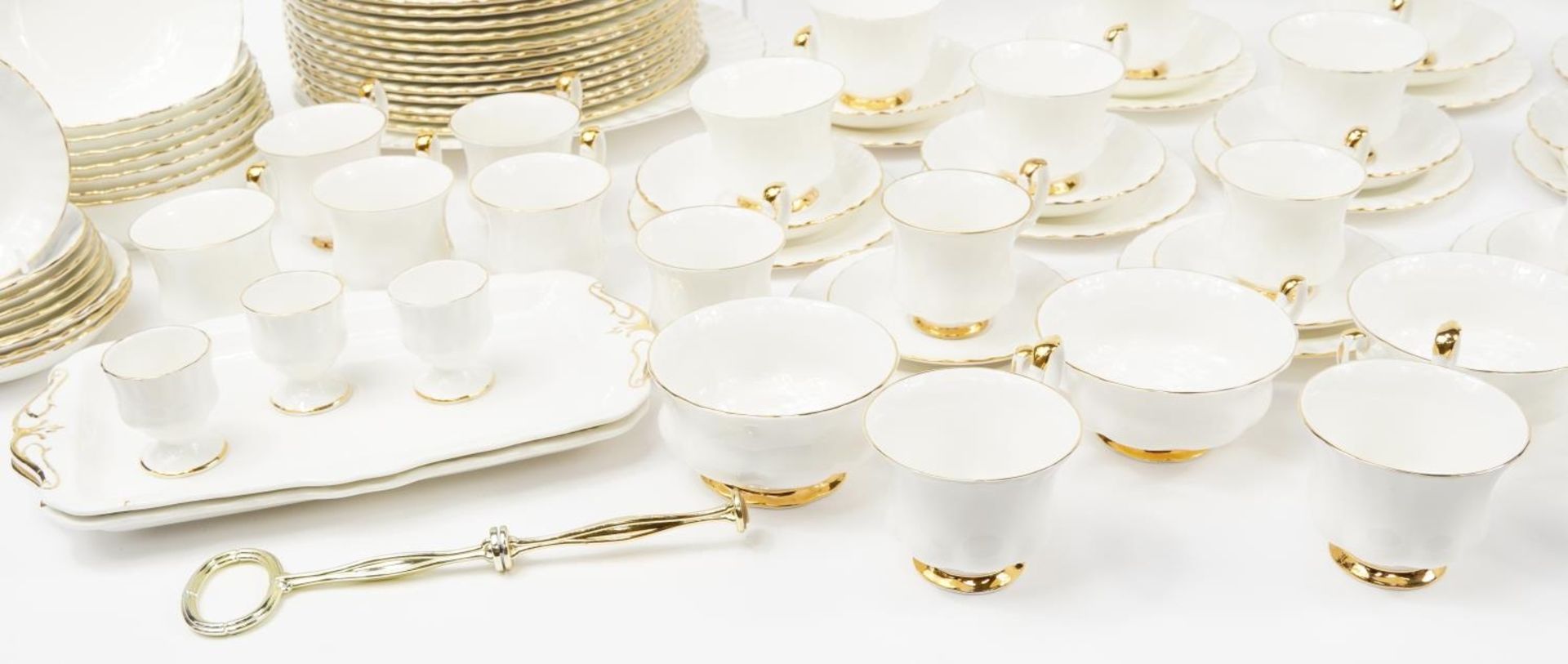 Large collection of Royal Albert Val D'Or dinner and teaware including teapot, dinner plates, - Image 5 of 8