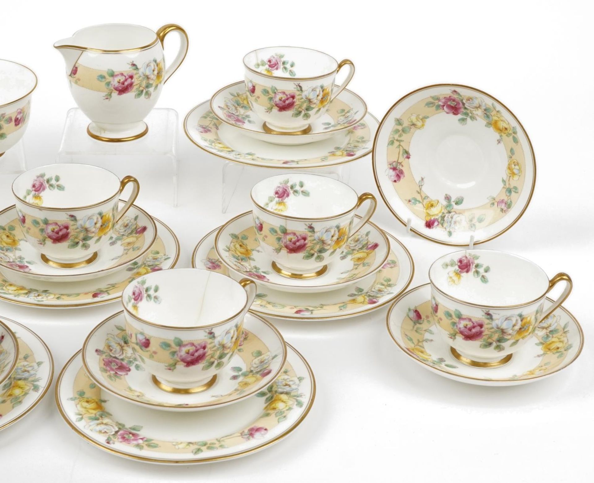 Royal Doulton Rosamund teaware including trios, milk jug and sugar bowl, the largest 17.5cm in - Bild 3 aus 4