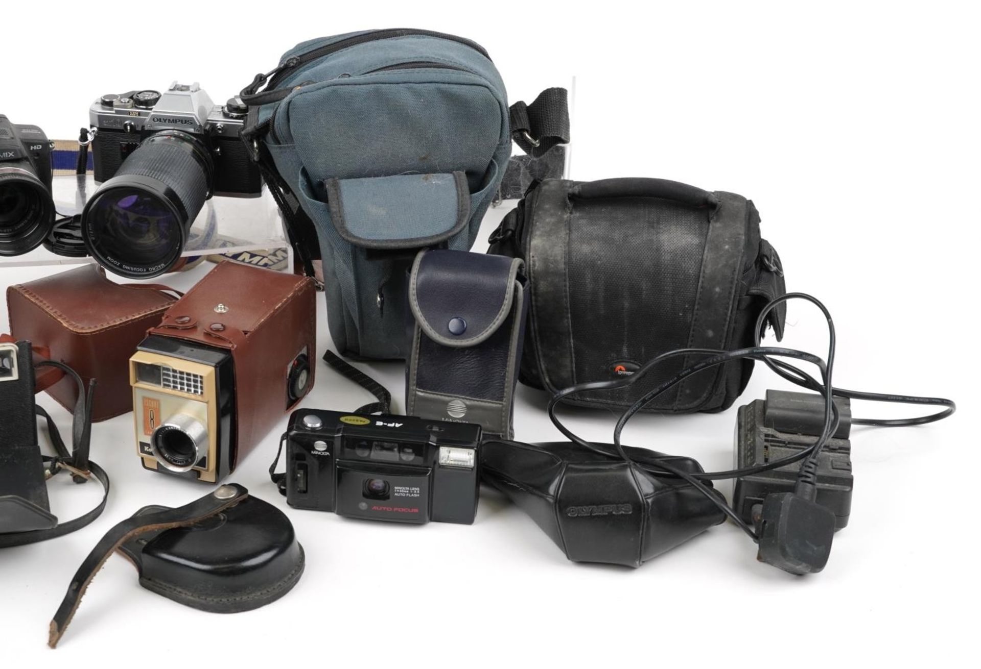 Vintage and later cameras, lenses and accessories including Olympus OM10 with Vivitar 28-210mm lens, - Image 3 of 3