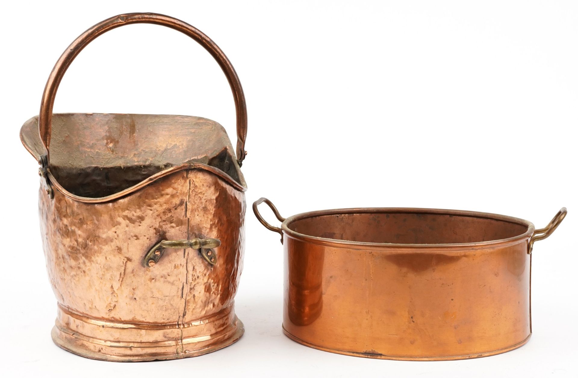 Victorian copper and brass coal scuttle and preserve pan, the largest 38cm in length : For further - Image 2 of 3