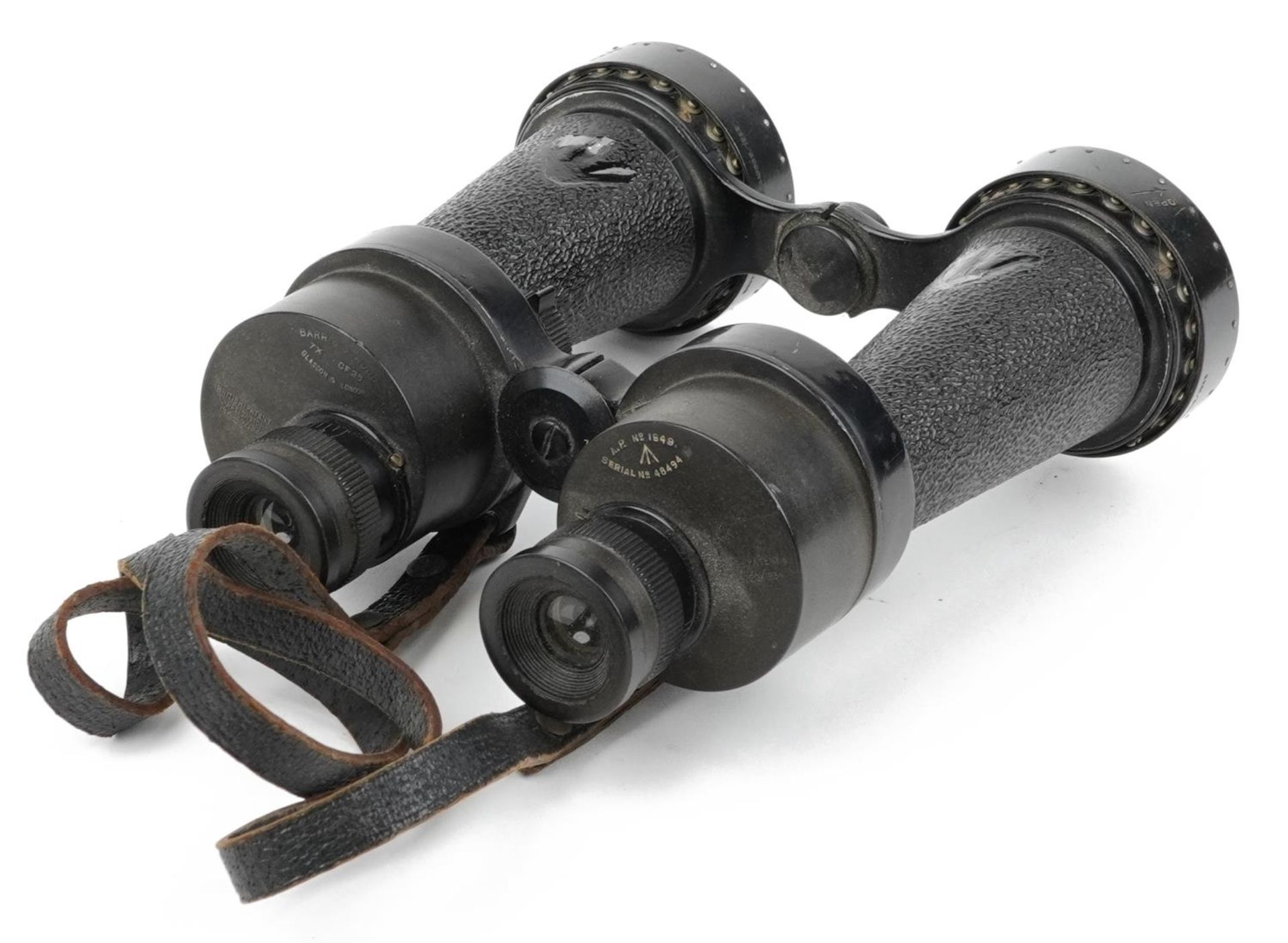 Barr & Stroud, pair of military issue 7 x binoculars with leather case numbered 1949, serial - Bild 3 aus 4