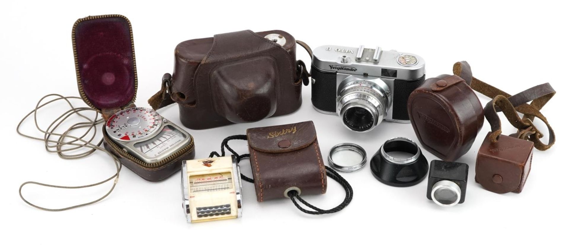 Voigtlander Vito B camera with leather case and accessories : For further information on this lot