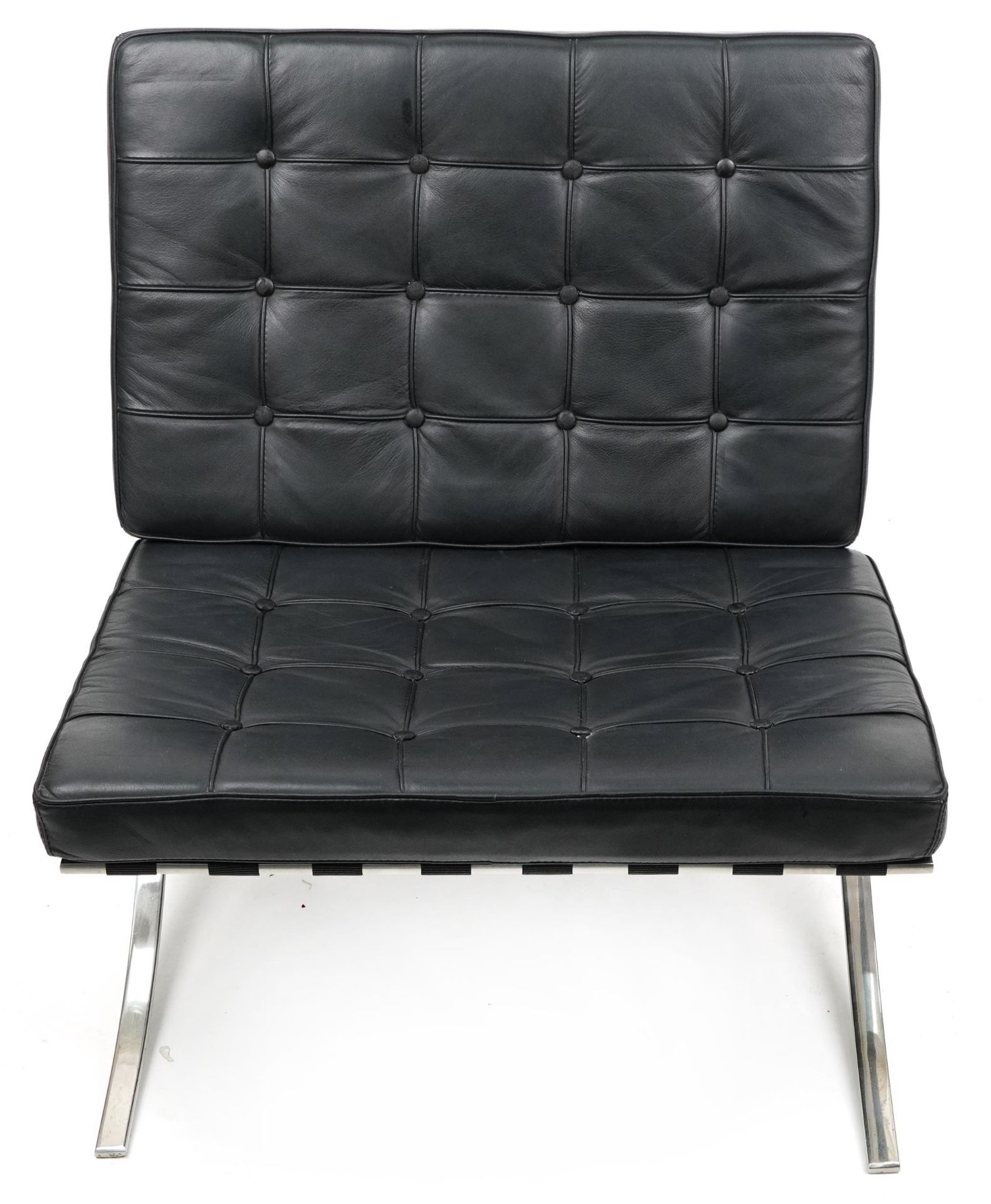 Chrome Barcelona chair with lift off cushions, designed by Ludwig Mies Van Der Rohe and Lilly Reich, - Bild 2 aus 4