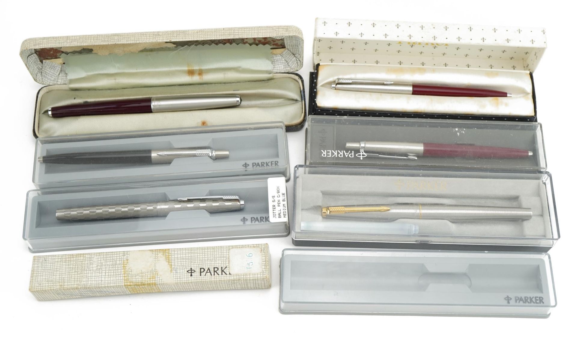 Six boxed Vintage Parker pens and two empty boxes : For further information on this lot please