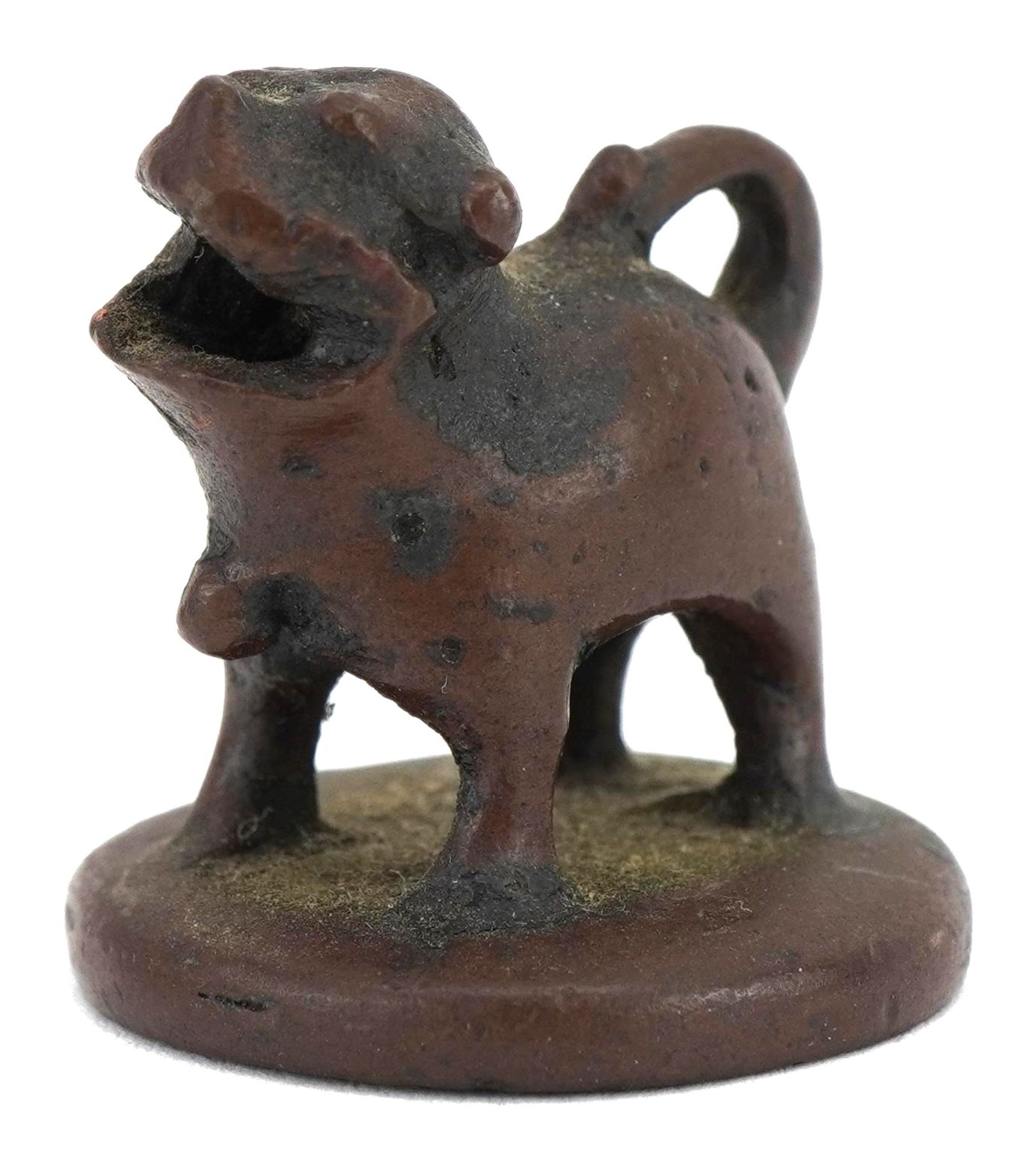 Antique Chinese patinated bronze seal in the form of a mythical animal, 2.5cm high : For further