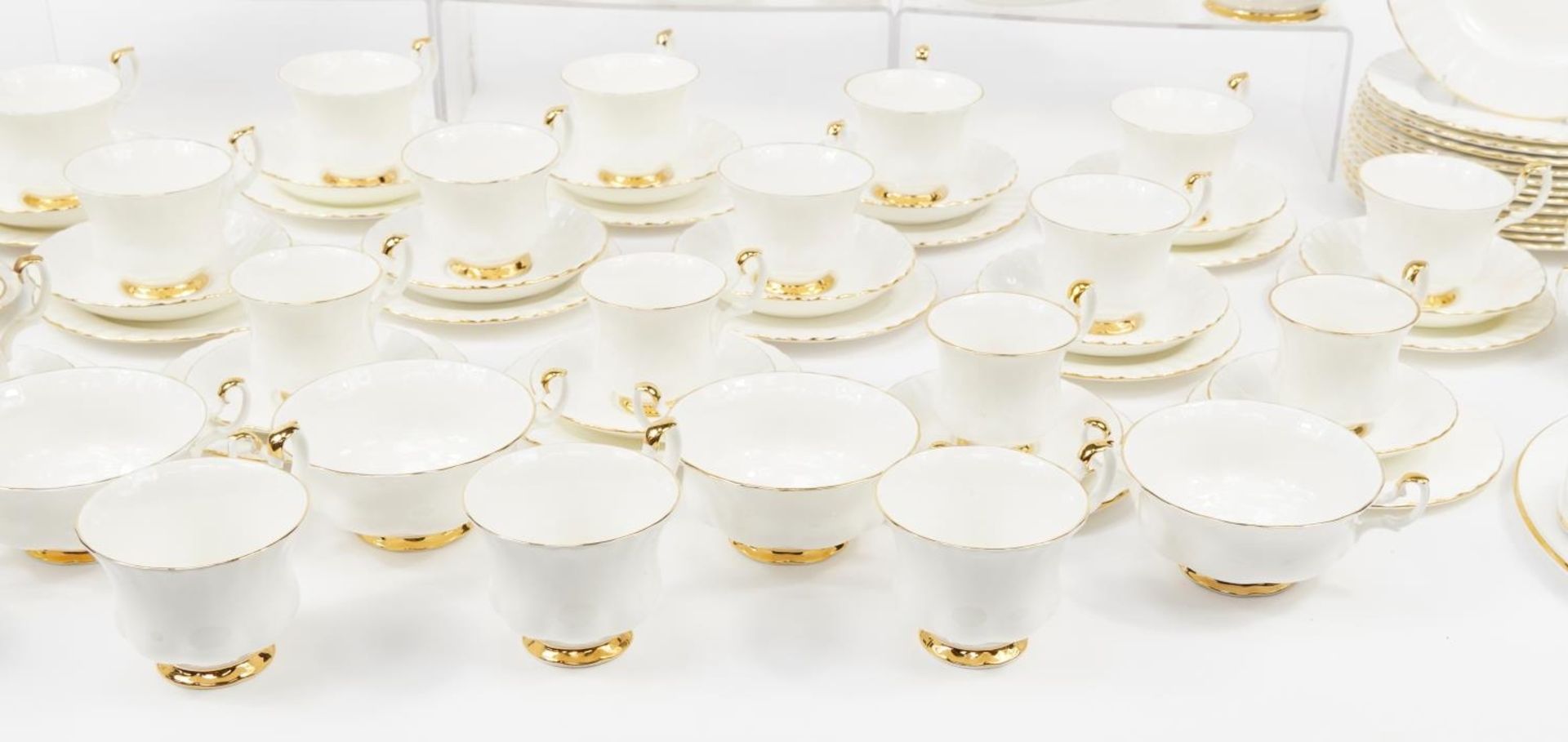 Large collection of Royal Albert Val D'Or dinner and teaware including teapot, dinner plates, - Image 6 of 8