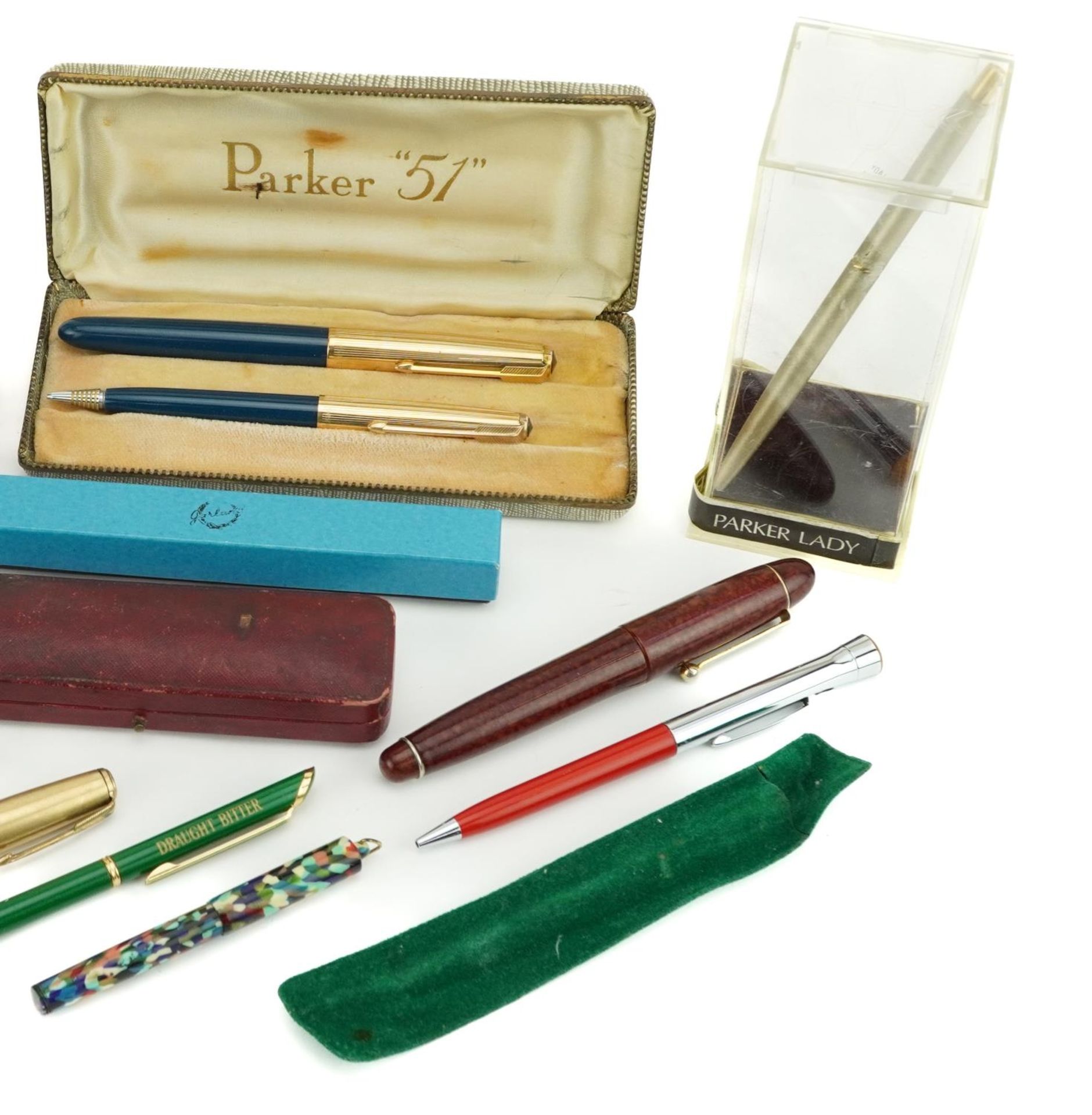 Vintage and later pens including Parker 51 fountain pen and propelling pencil with case and Sheaffer - Bild 2 aus 5