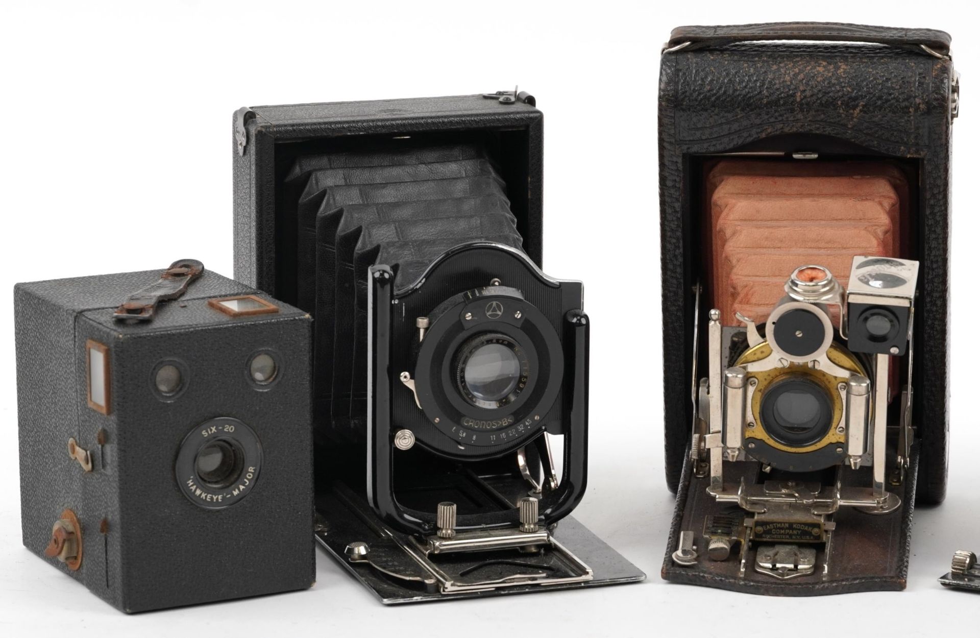 Three vintage folding cameras including Kodak and Hawkeye-Major box camera with bag : For further - Bild 2 aus 3