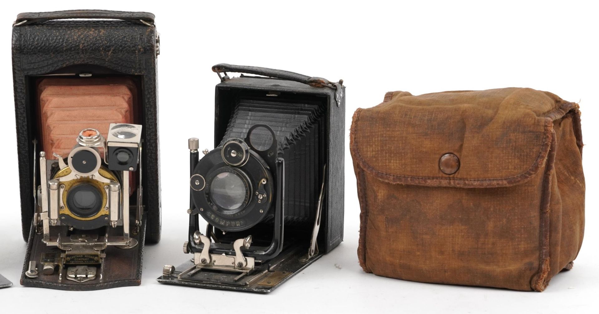 Three vintage folding cameras including Kodak and Hawkeye-Major box camera with bag : For further - Bild 3 aus 3