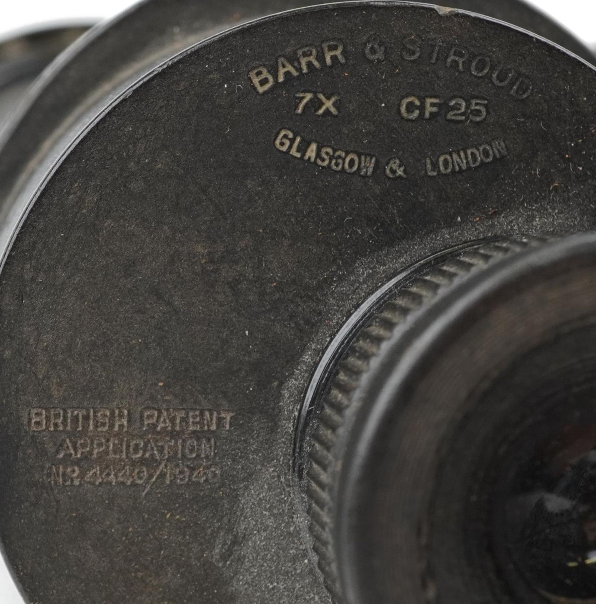 Barr & Stroud, pair of military issue 7 x binoculars with leather case numbered 1949, serial - Bild 4 aus 4