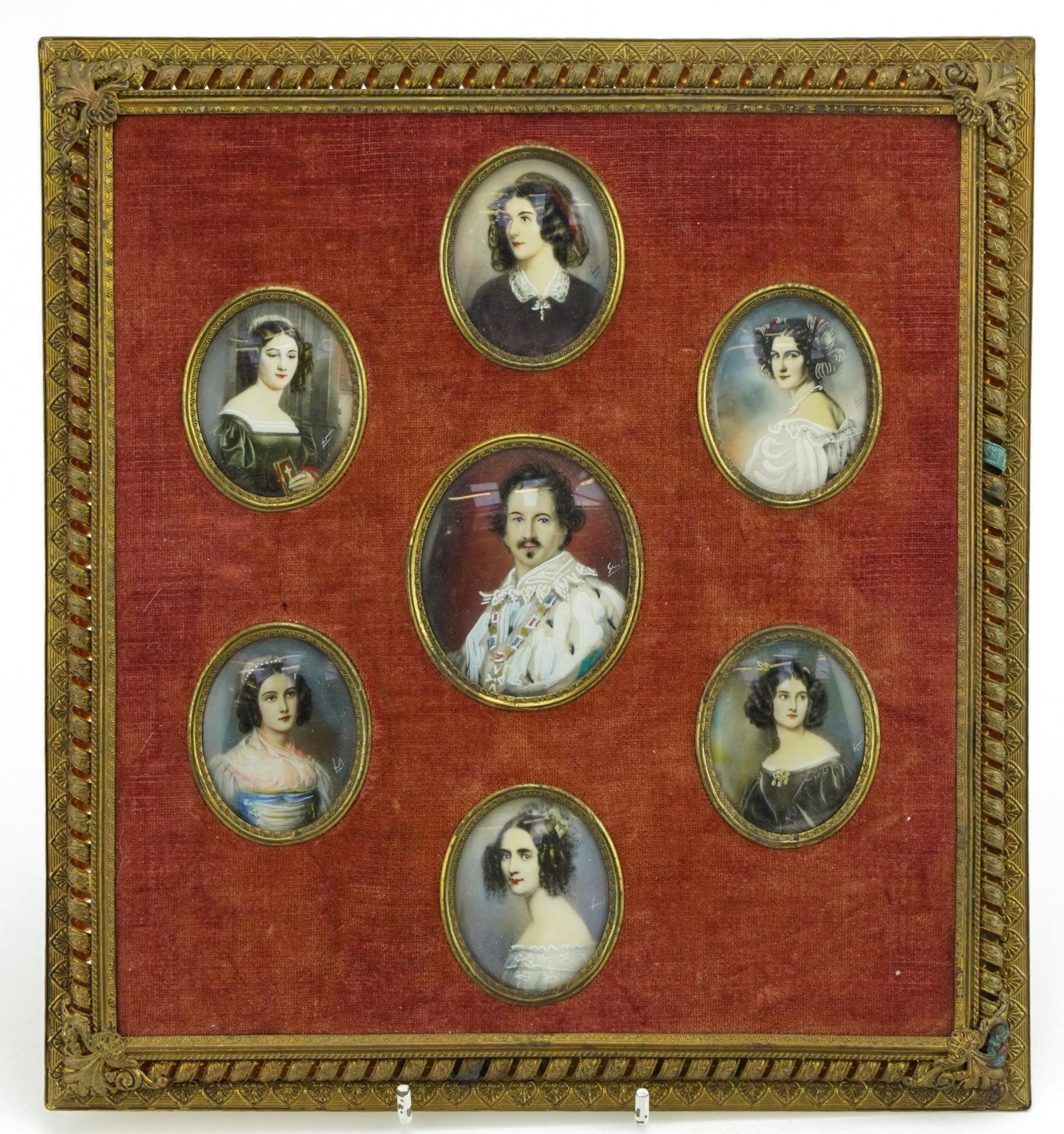 Framed display of seven oval portrait miniatures of Konig Ludwig I and six females housed in an - Bild 2 aus 4