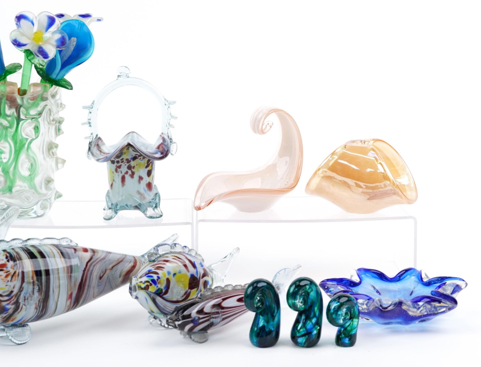 Art glassware including Venetian glass flowers, Murano fish and Mdina glass, the largest 35cm in - Image 3 of 3