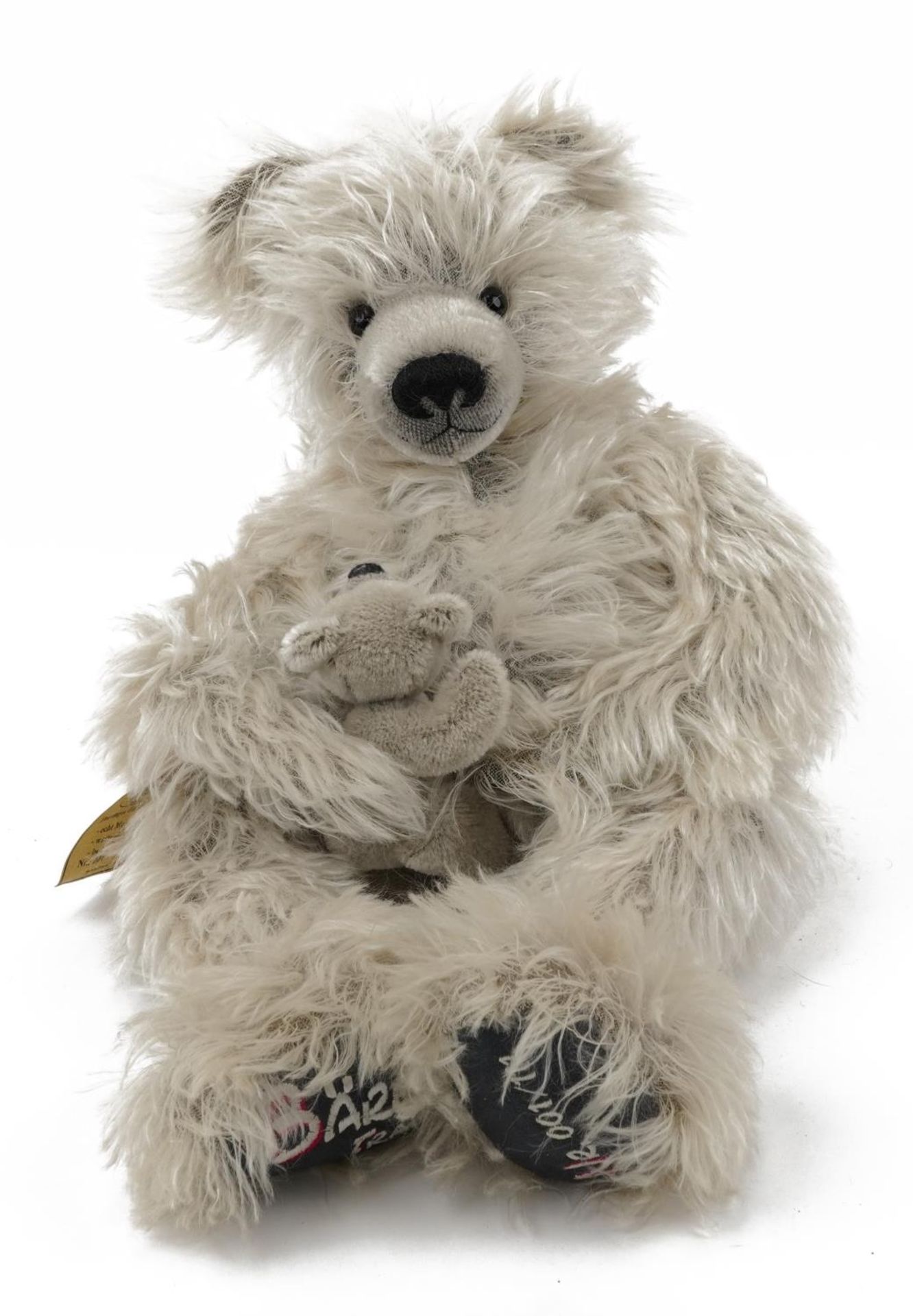 Plusch-und Stoffspielwaren, German limited edition teddy bear with cub Baren Traum with