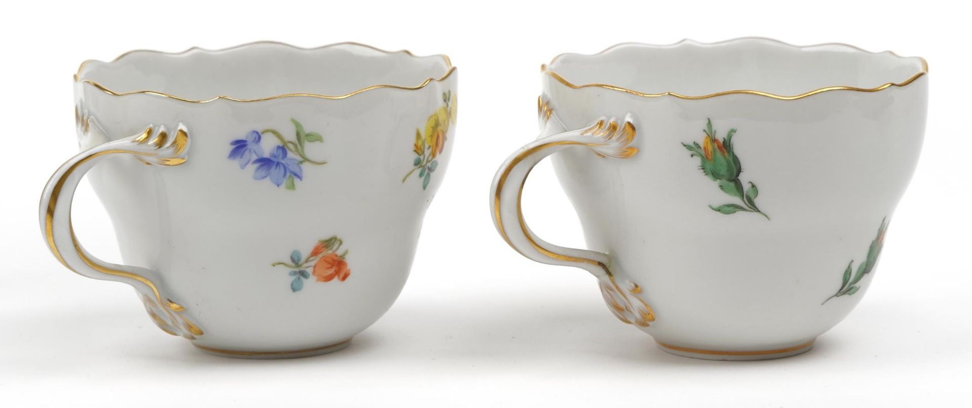 Meissen, German porcelain hand painted with flowers including roses and forget-me-nots comprising - Bild 2 aus 4