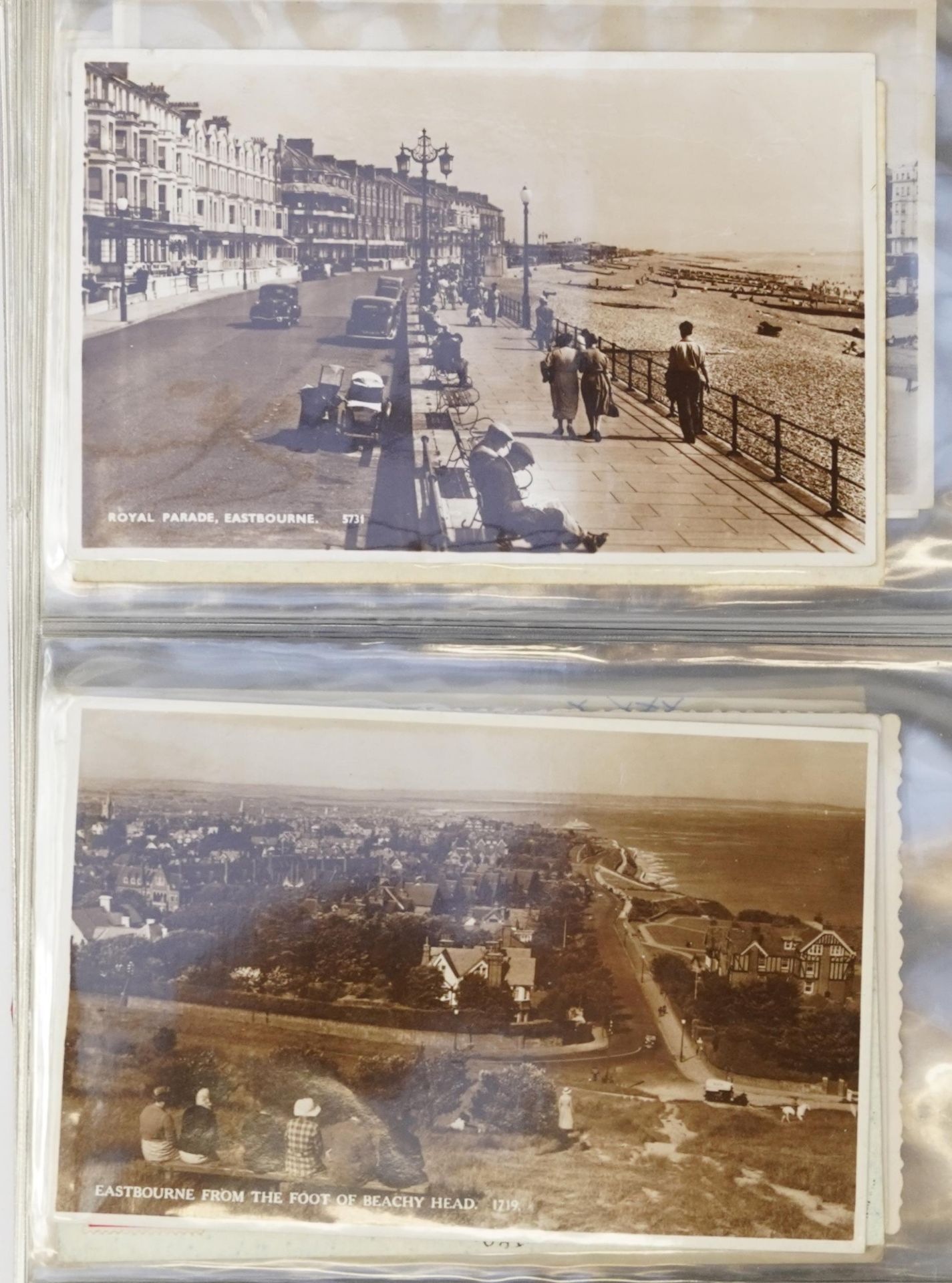 Collection of nearly one hundred Eastbourne postcards arranged in an album including Grand Parade, - Bild 9 aus 10