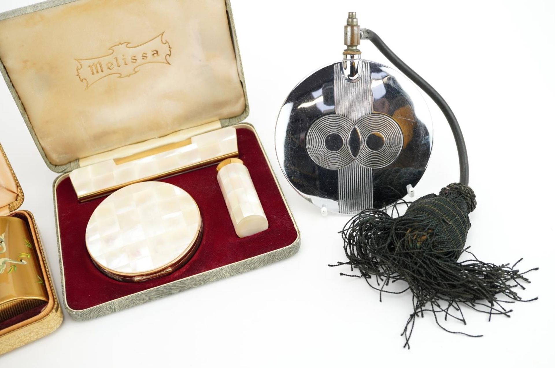 Vanity items including Art Deco atomiser, Kigu three piece set with case and Melissa mother of pearl - Image 3 of 6