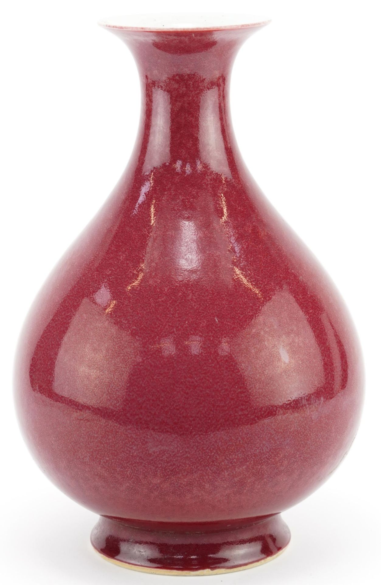 Chinese porcelain vase having a sang de boeuf glaze, six figure character marks to the base, 30cm - Bild 2 aus 4