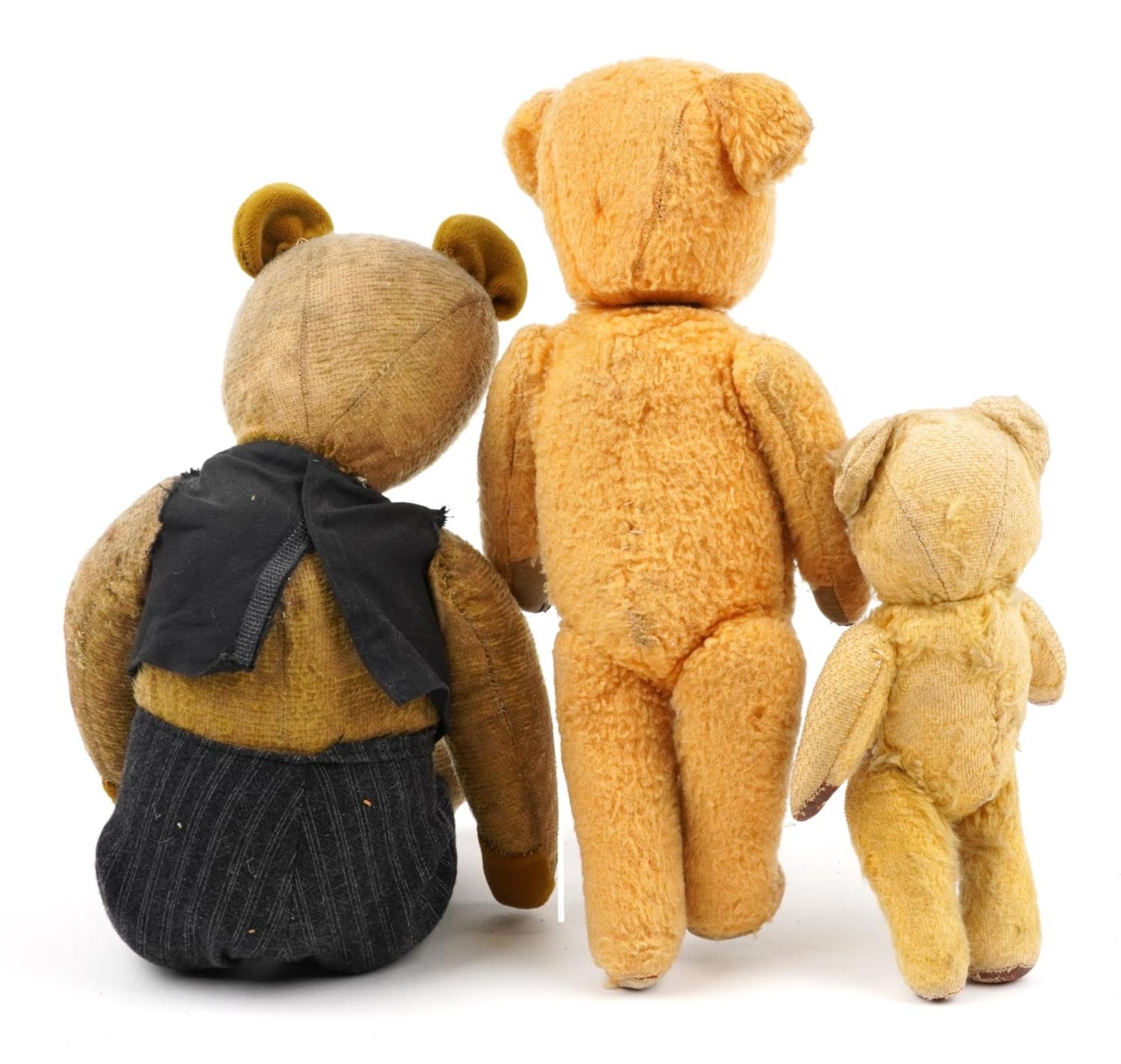 Three vintage golden teddy bears with articulated limbs, the largest 48cm high : For further - Image 2 of 3