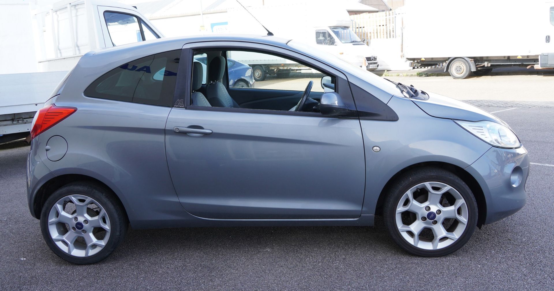 2015 manual Ford KA Zetec. 1.2 petrol three door hatchback, Reg GX15 YGV, One owner from new, 7434 - Image 5 of 15