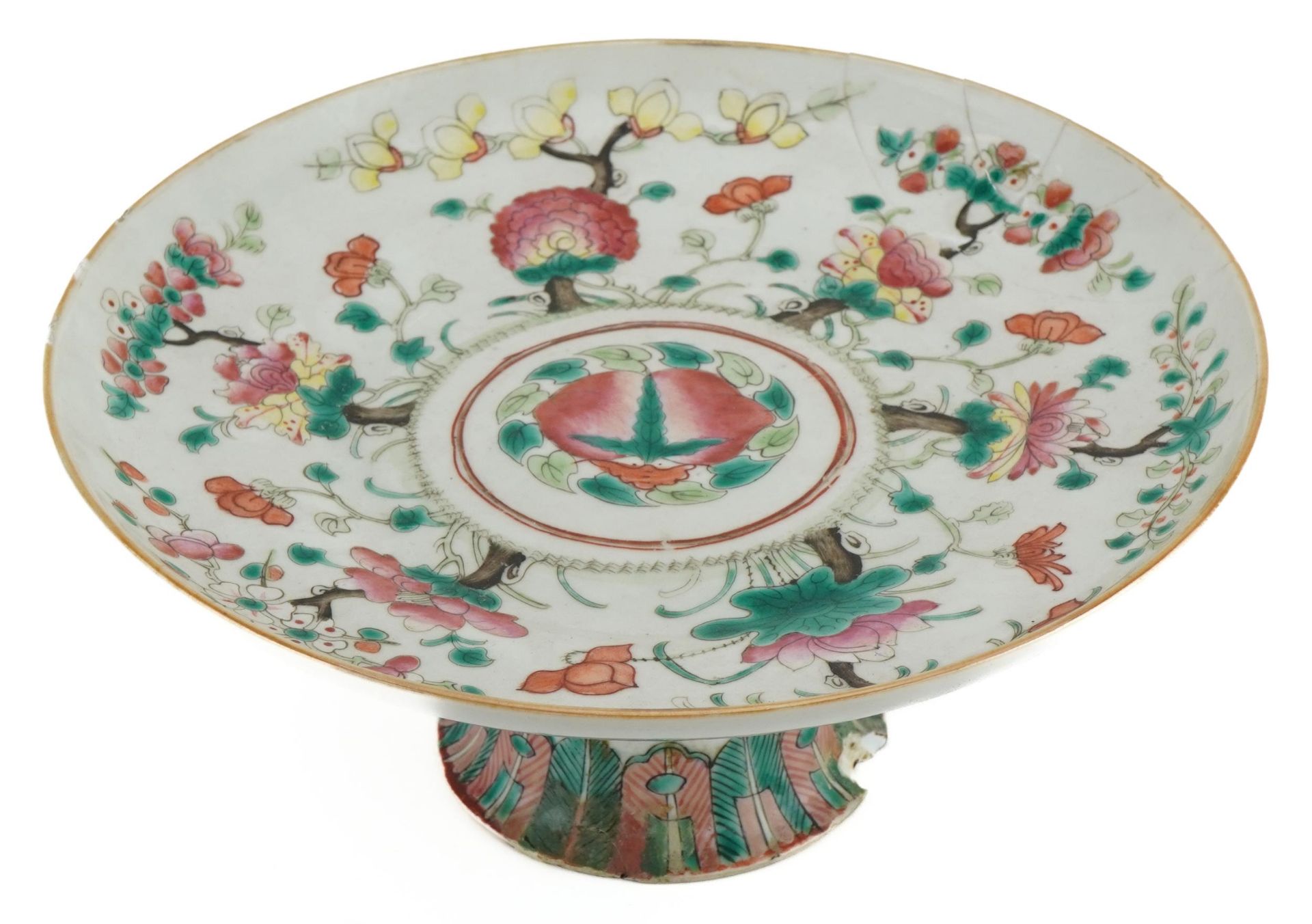 Chinese porcelain pedestal dish hand painted in the famille rose palette with flowers, 10cm high x - Bild 3 aus 4