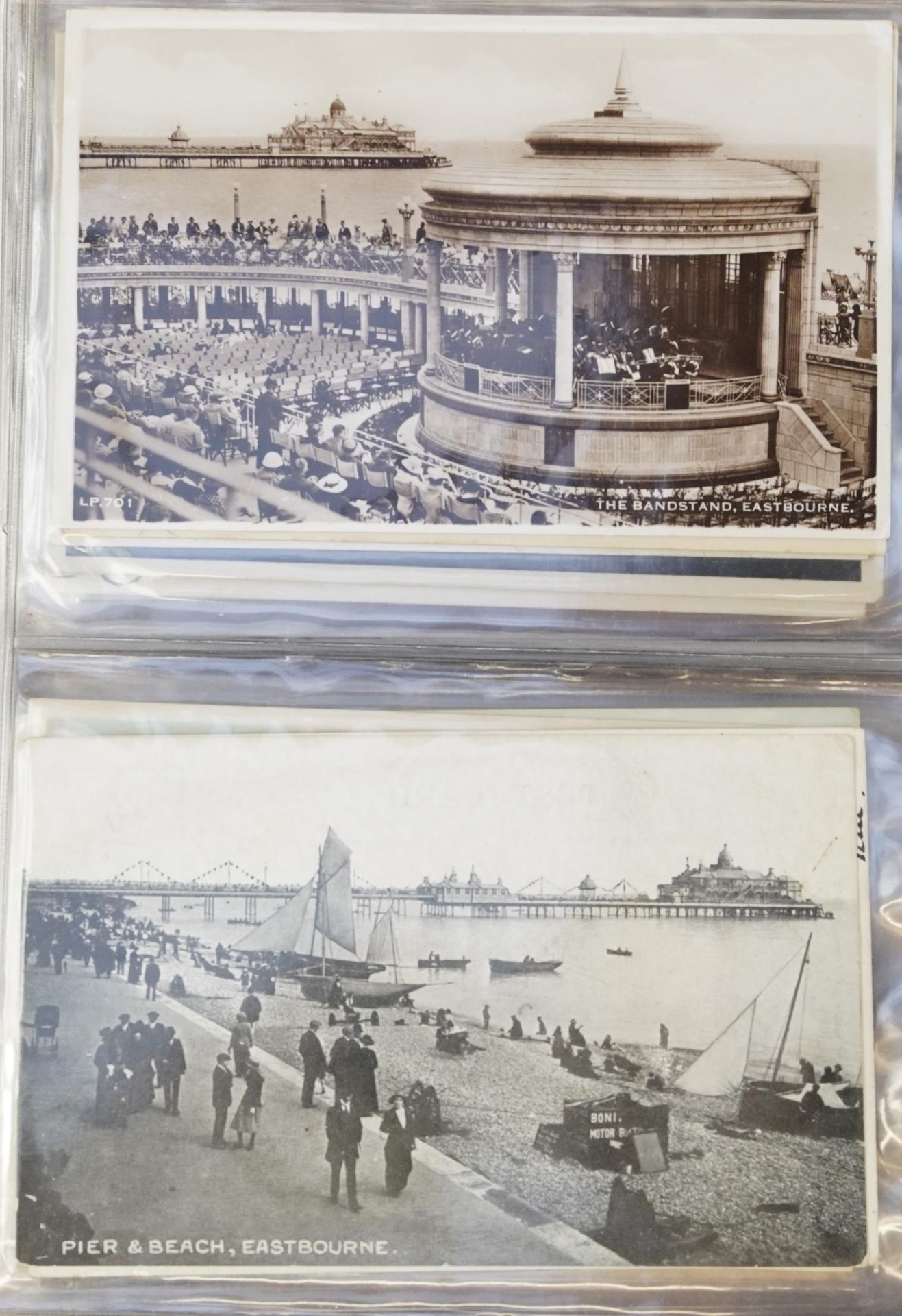 Collection of nearly one hundred Eastbourne postcards arranged in an album including Grand Parade, - Bild 6 aus 10