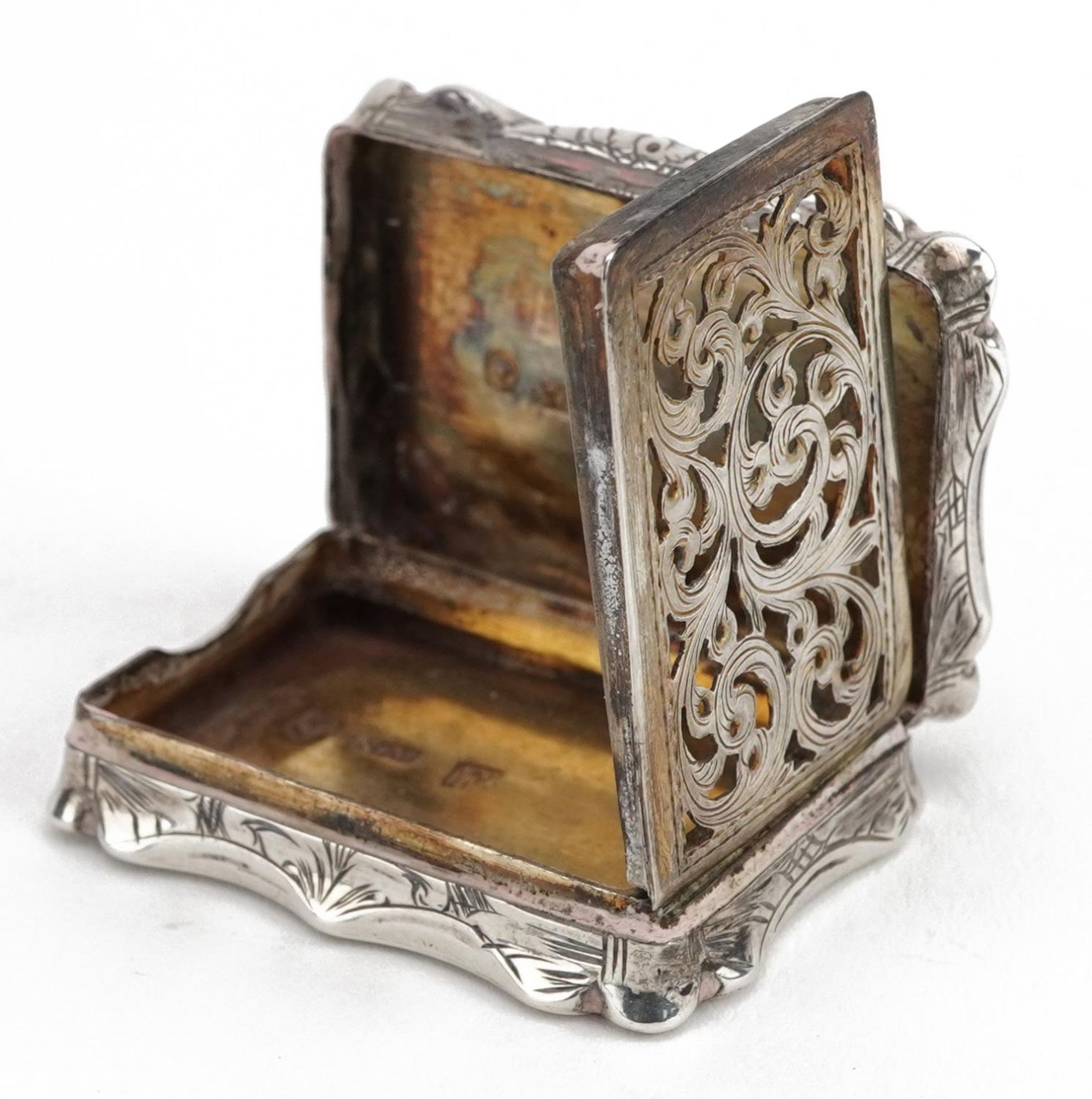 Nathaniel Mills, Victorian silver vinaigrette with gilt interior, Birmingham 1854, 3.7cm wide, 20.2g - Image 3 of 6